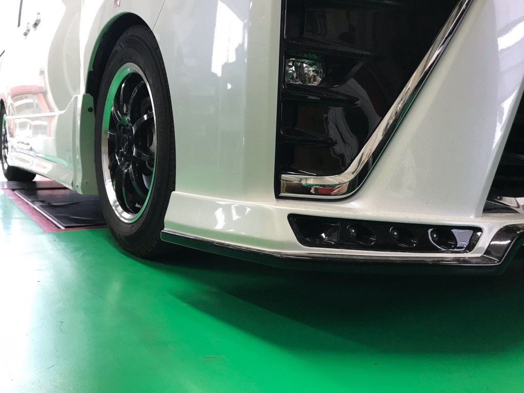 ８０ヴォクシー 車高調整 下がり過ぎた車高を上げます トヨタ ヴォクシー その他 パーツ取付 各メーカー 車高調 ダウンスプリング ショックアブソーバー交換 スポーツブレーキパッド ローター 純正部品各種取付 サービス事例 タイヤ館 瀬谷 神奈川県のタイヤ