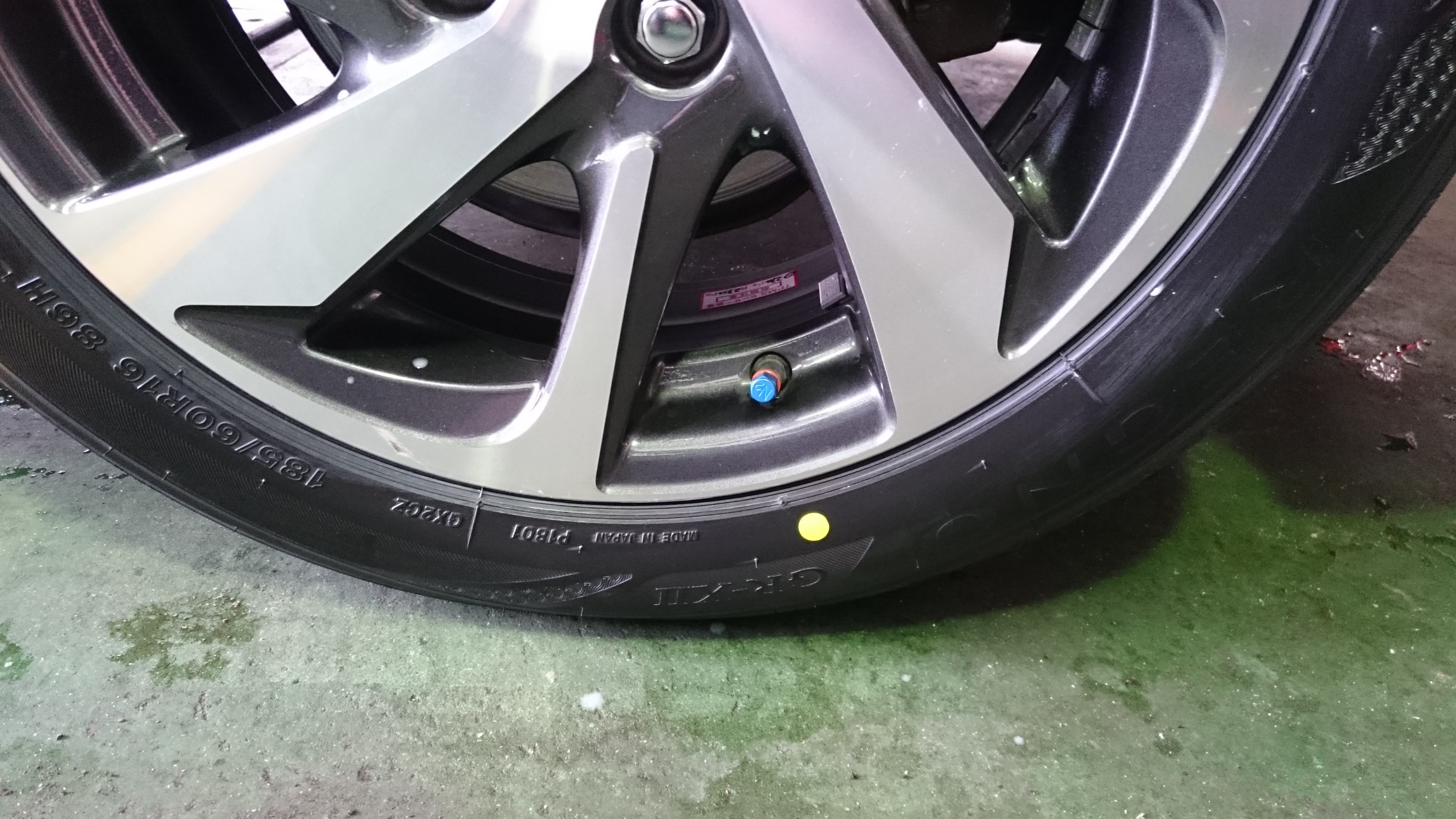 トヨタ アクアにレグノgr Xiiとtpmsセット トヨタ アクア タイヤ タイヤ ホイール関連 Tpms 空気圧モニタリングシステム 取付 スタッフ日記 タイヤ館 秋田 秋田県のタイヤ カー用品ショップ タイヤからはじまる トータルカーメンテナンス タイヤ館グループ