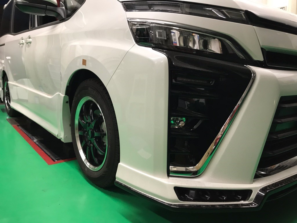 80ヴォクシー 車高調整 下がり過ぎた車高を上げます！ | 店舗