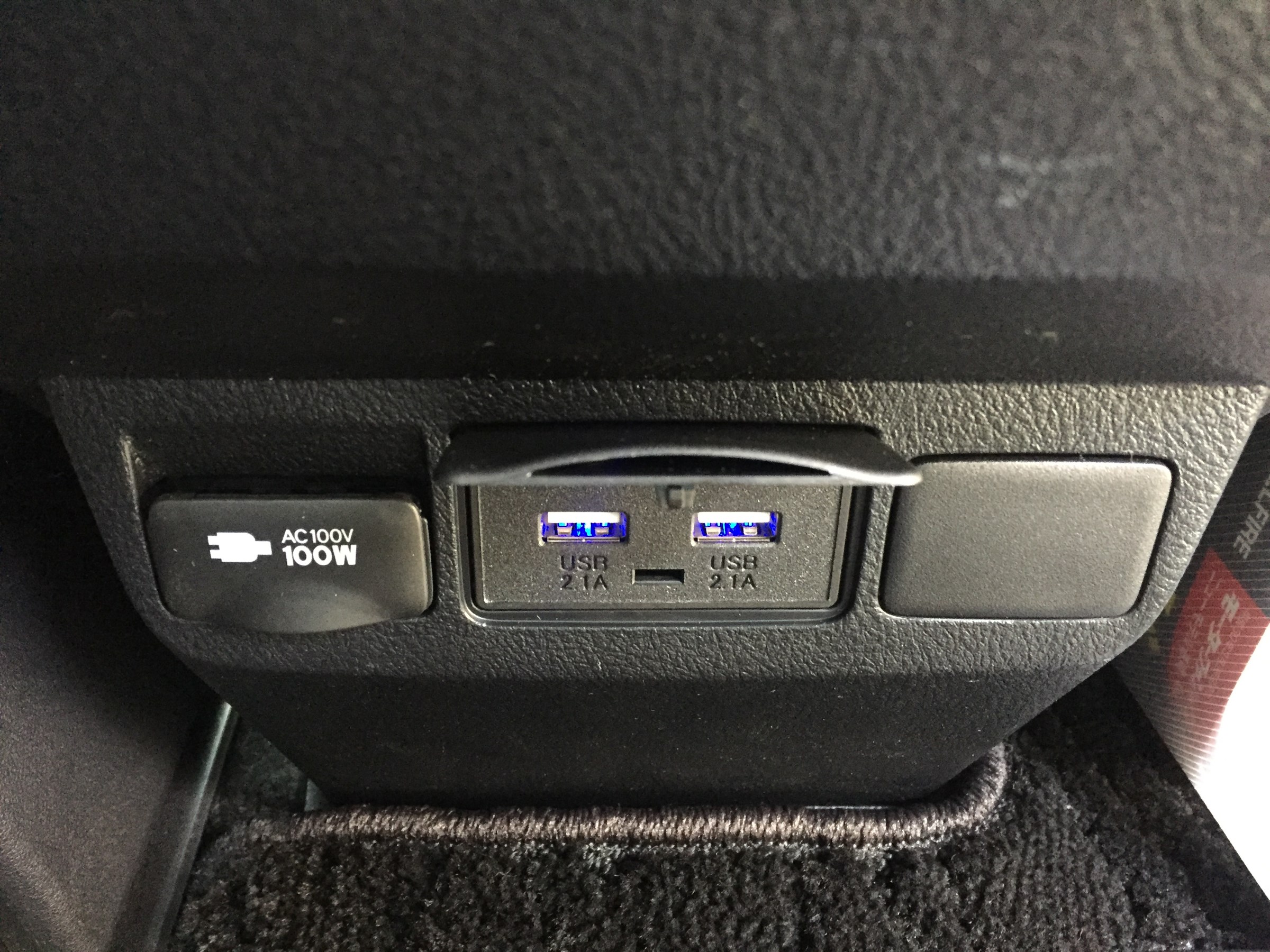 ヴェルファイア ｕｓｂポート取付 続き編 トヨタ ヴェルファイア Av