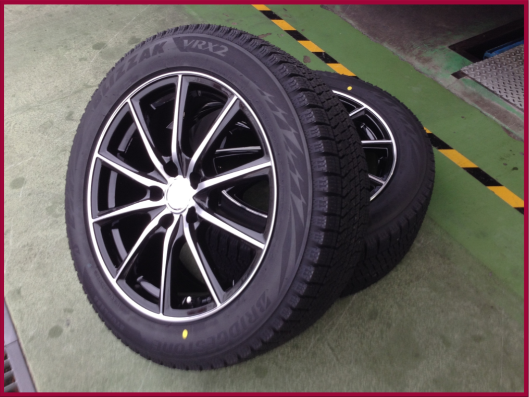 アルファードの純正ホイール（黒塗り塗装）とブリヂストンVRX2