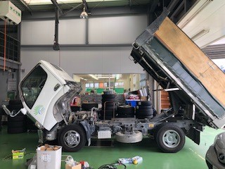 HINO デュトロ ナビ取りつけ！ その１ | 三菱 AV&ナビ機器 カー用品