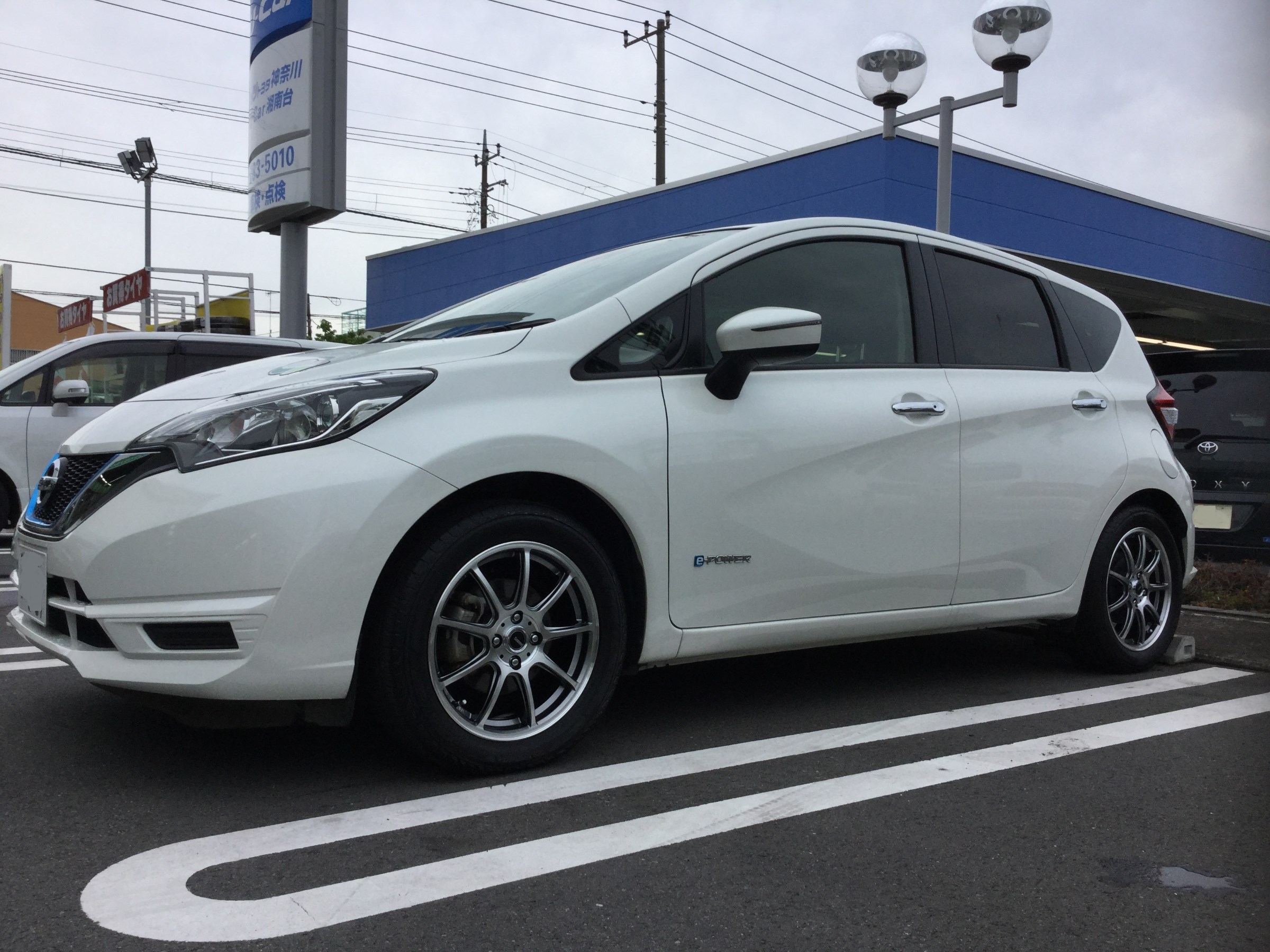 ノートE12 G.SPEED P-01 16インチ 装着 | 日産 ノートe-POWER ホイール