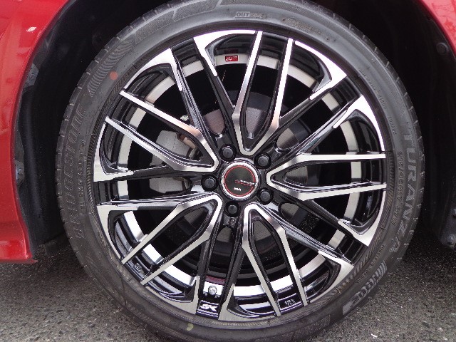 レオ様 50プリウスに『レオニスSK』を装着 | 店舗おススメ情報 | タイヤ館