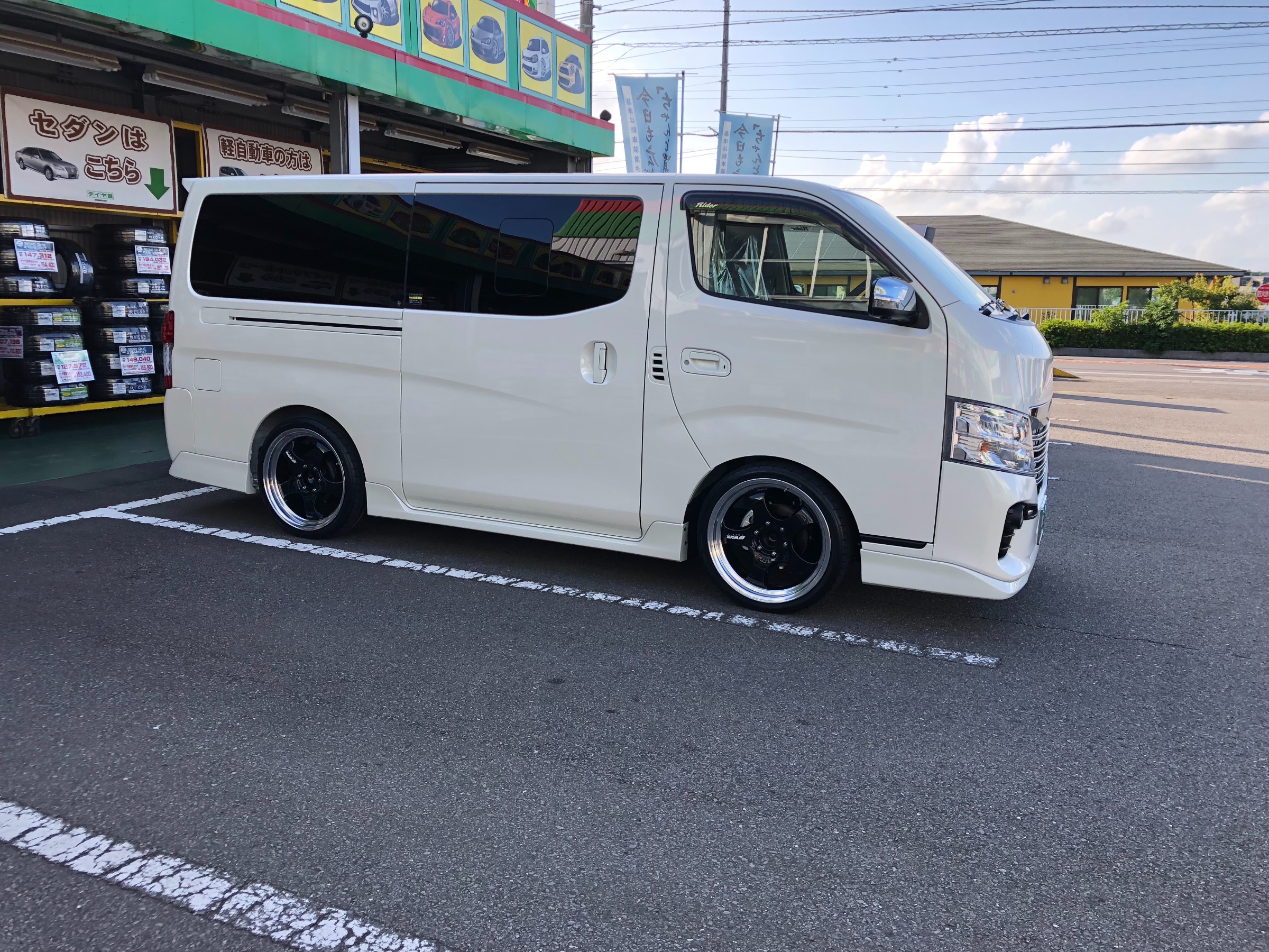 キャラバンＮＶ３５０ アルミホイール交換 | 日産 NV350キャラバン
