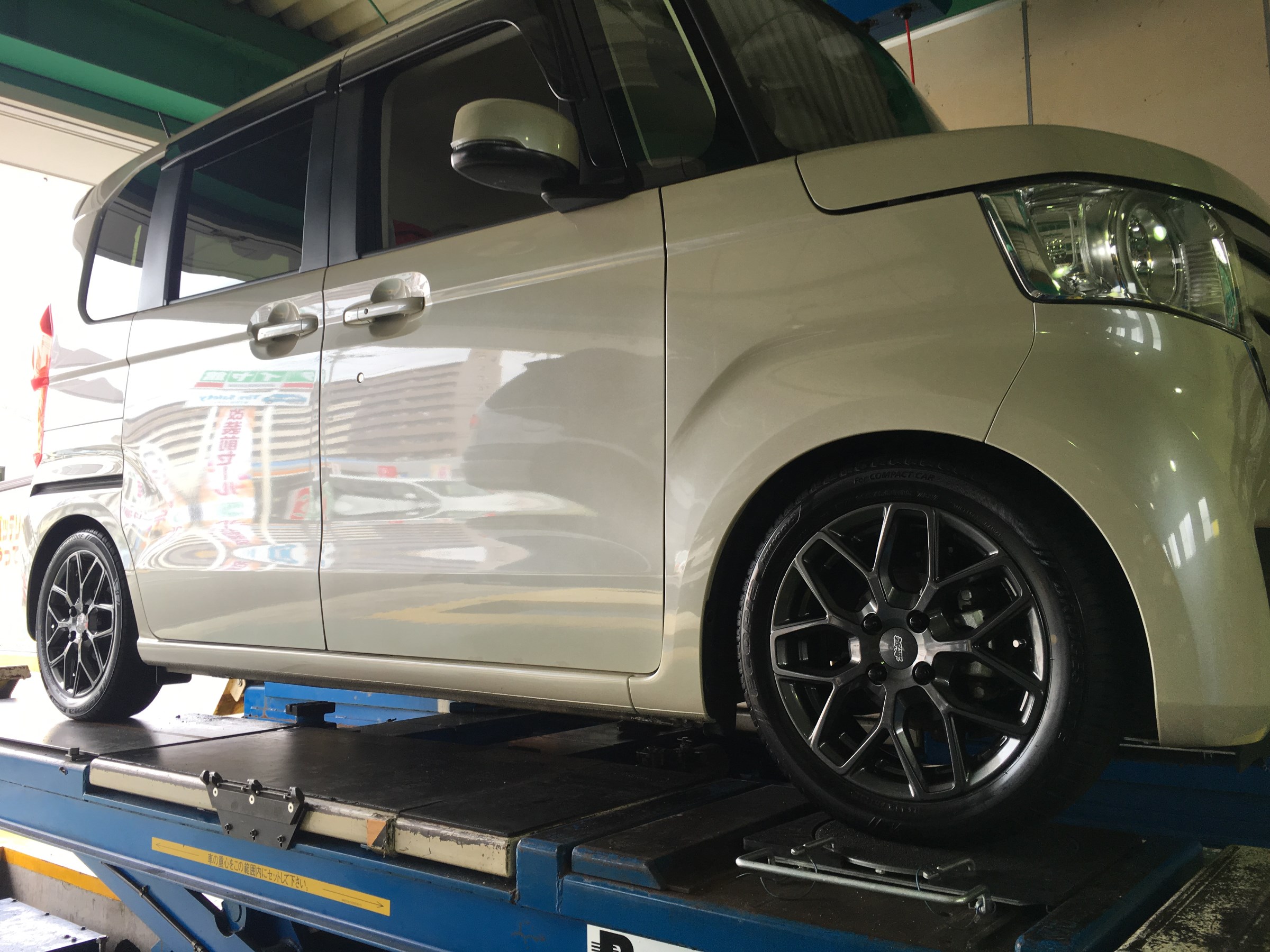 ホンダ N One Tein Flex Z 車高調とアライメント ホンダ N Box メンテナンス商品 パーツ取付 足回り関係取付 サービス事例 タイヤ館 生桑 愛知県 三重県のタイヤ カー用品ショップ タイヤからはじまる トータルカーメンテナンス タイヤ館グループ