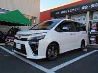 VOXY スタッドレスタイヤ ホイールセット ブリヂストンの商品