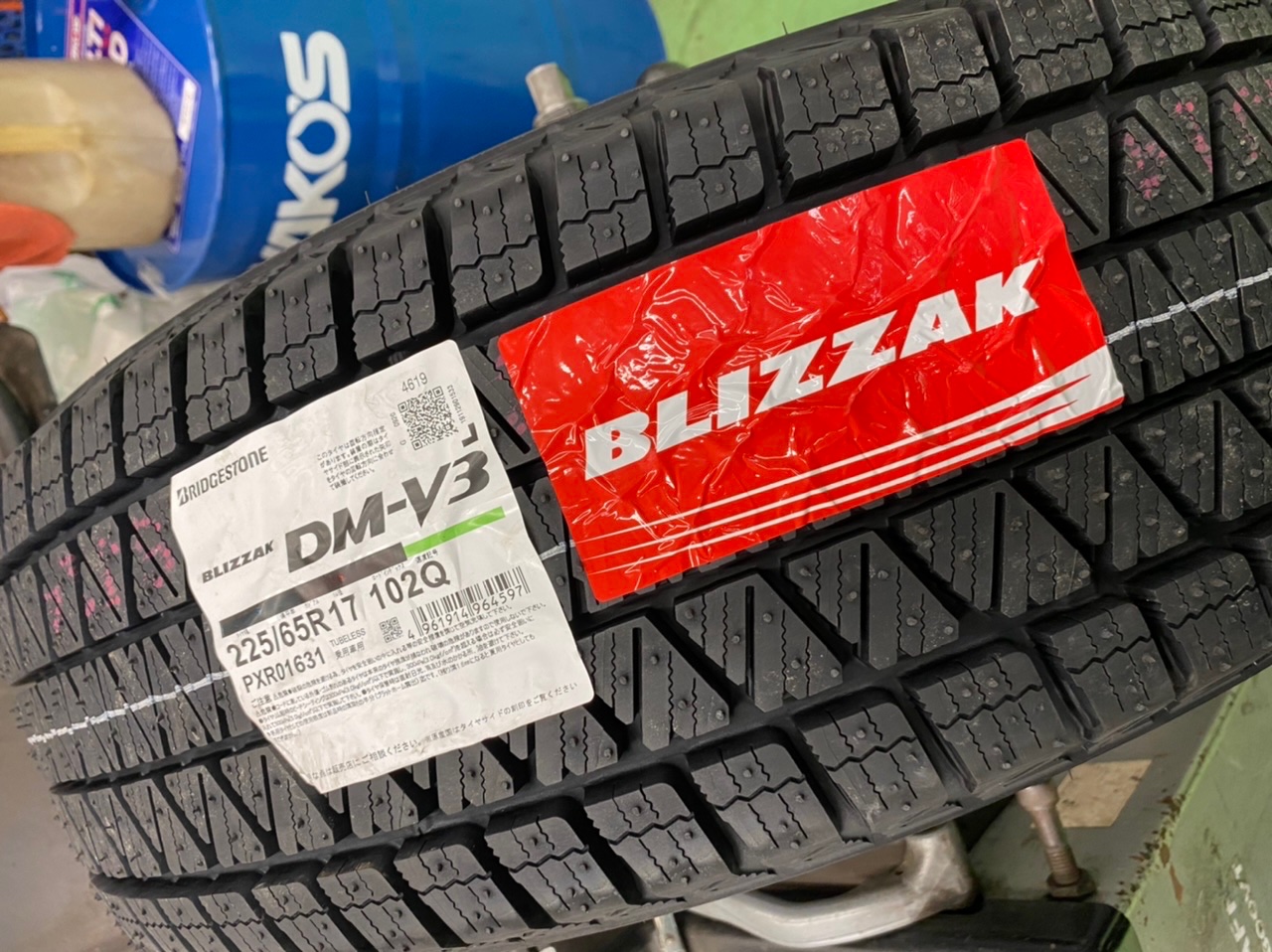 マツダCX-8（3DA-KGP）】スタッドレスタイヤセット取付を行い