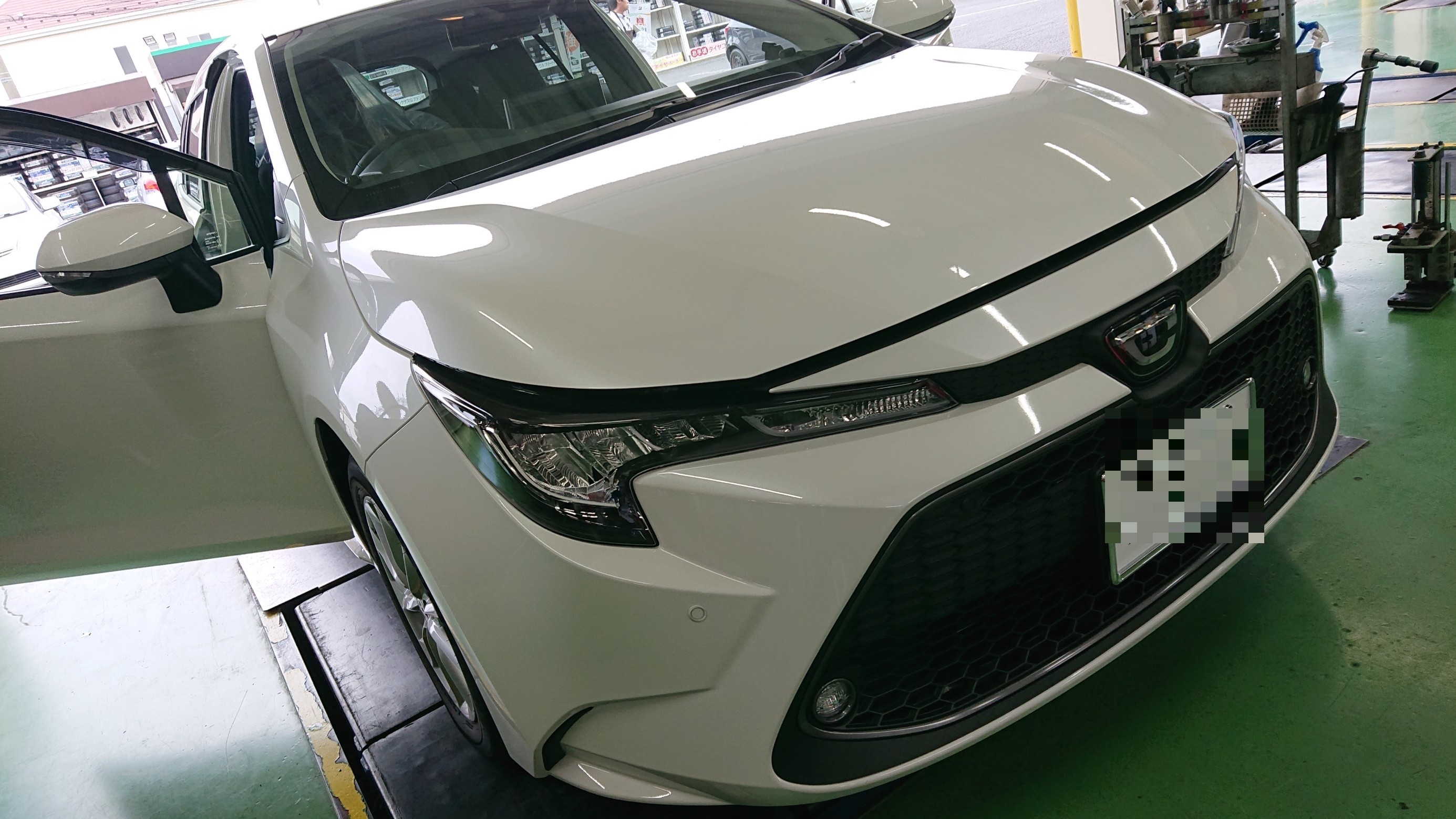 トヨタ カローラツーリング 社外ホーン取り付け トヨタ カローラ その他 サービス事例 タイヤ館 西船橋 千葉県のタイヤ カー用品ショップ タイヤからはじまる トータルカーメンテナンス タイヤ館グループ