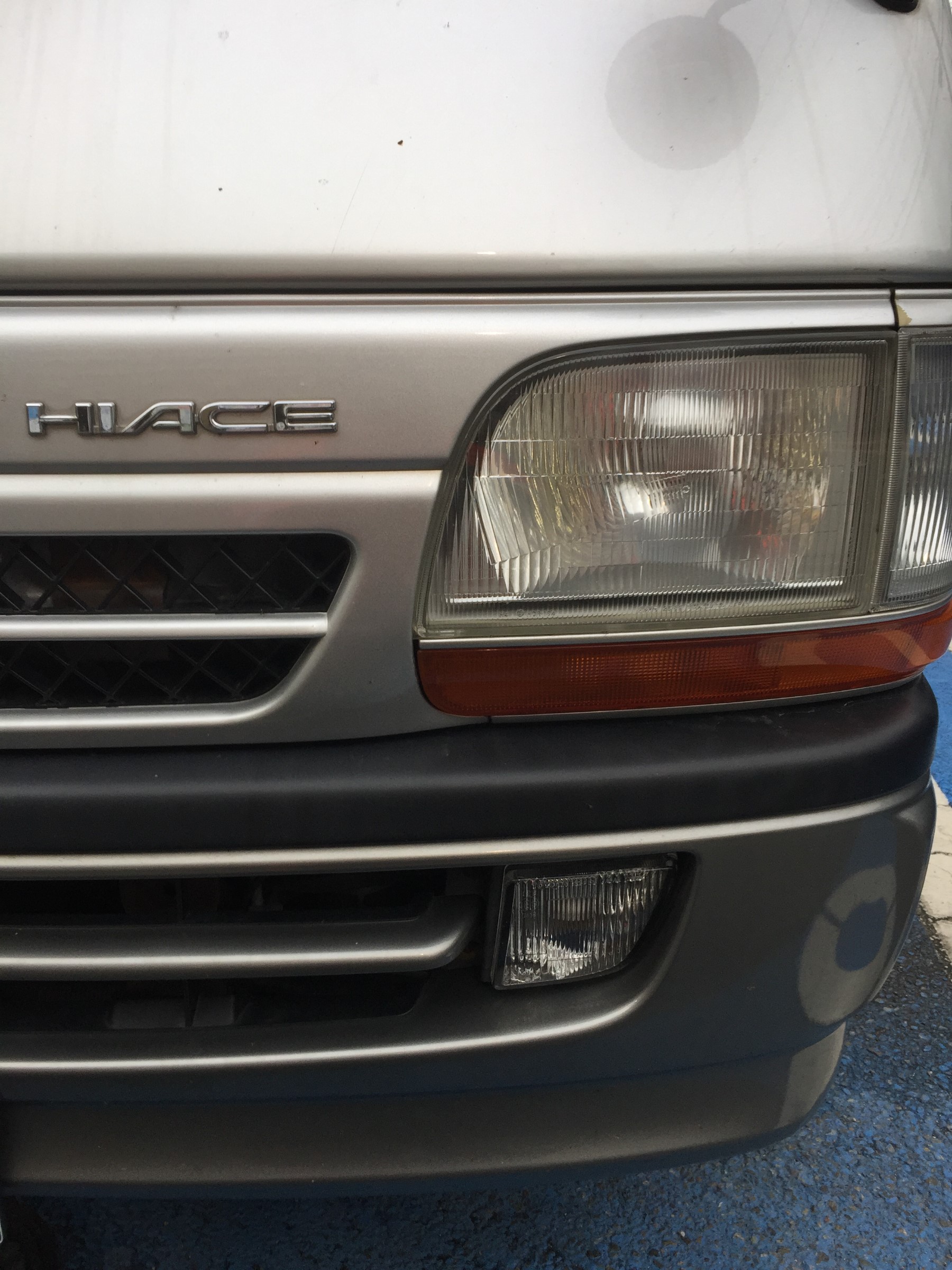 ハイエース100系（LH100）