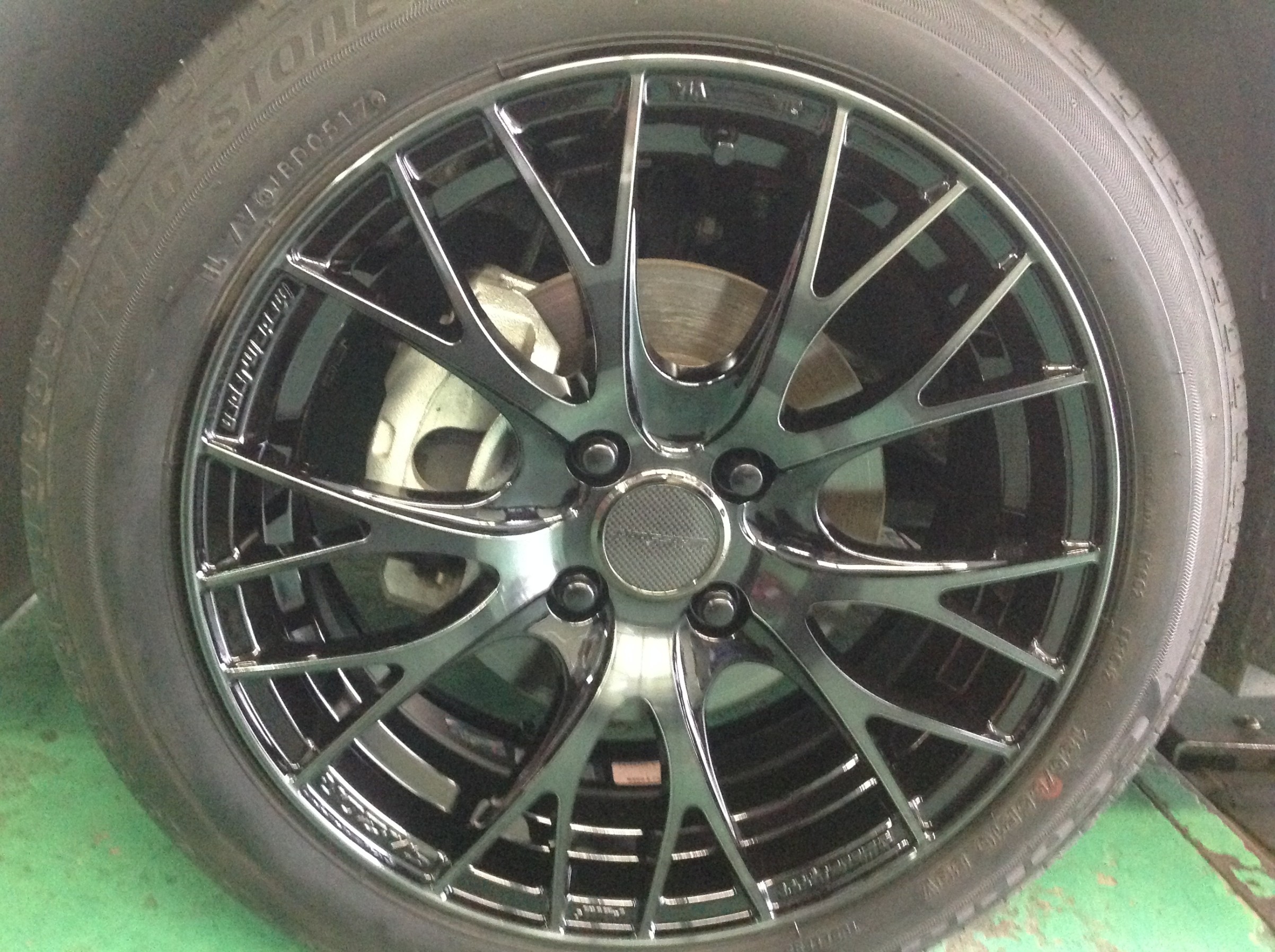 スズキ スイフト」のホイール交換！ウエッズスポーツSA-20R | 店舗お