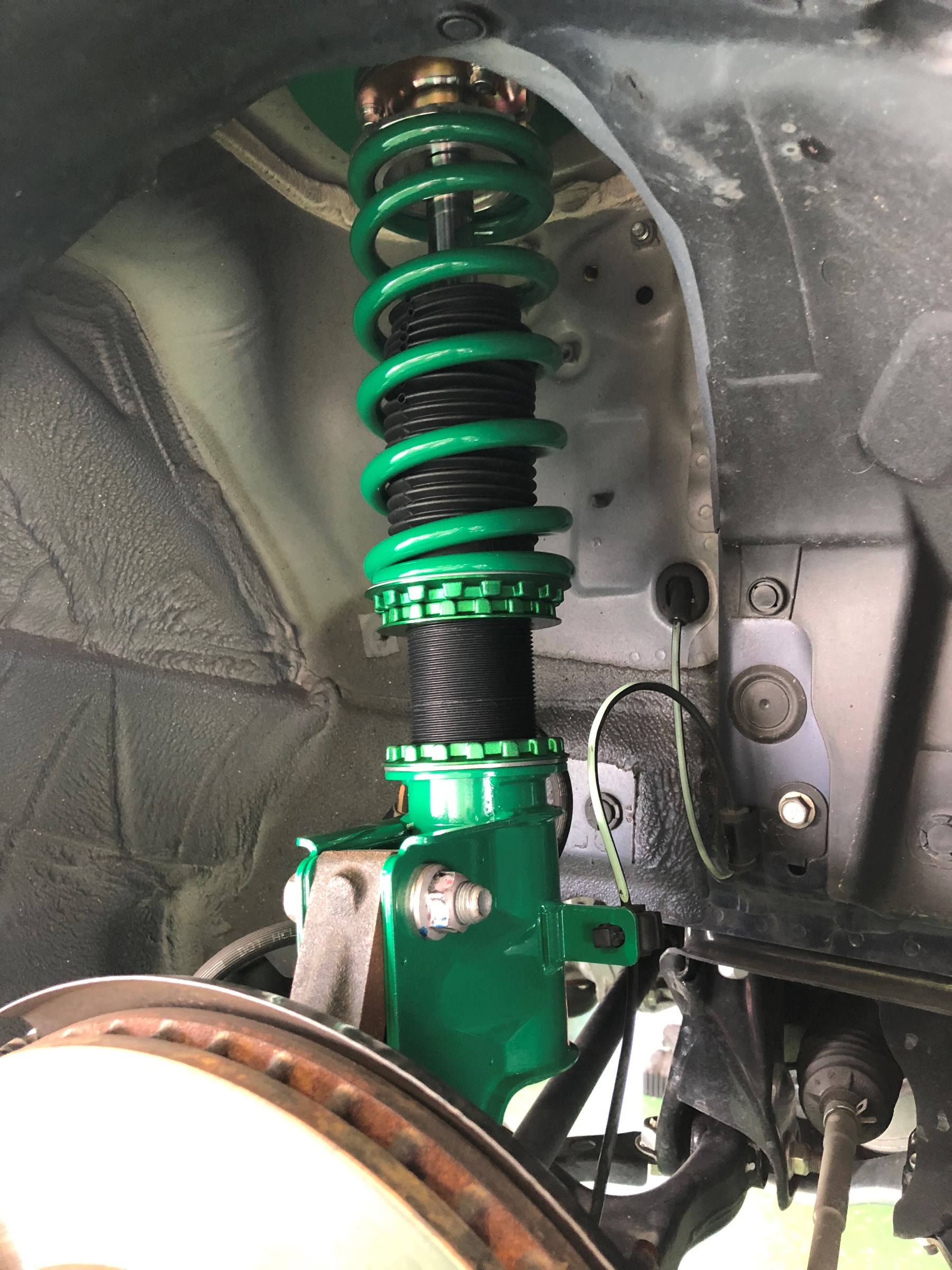 スバル レヴォーグ車高調 スバル レヴォーグ その他 パーツ取付 サスペンション取付 サービス事例 タイヤ館 太子 タイヤからはじまる トータルカーメンテナンス タイヤ館グループ