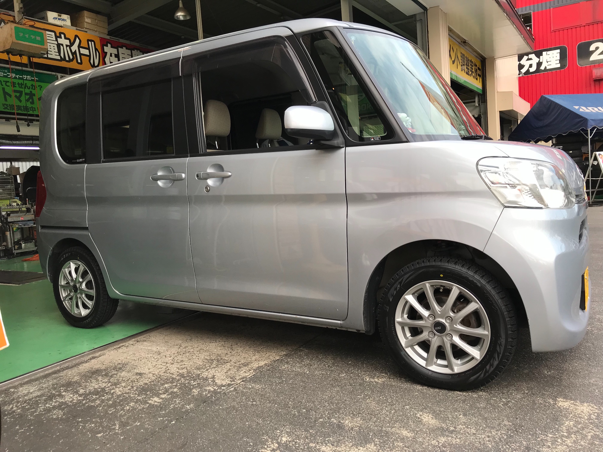 ダイハツ／タント スタッドレスタイヤ交換 ブリザックVRX3 | 店舗おススメ情報 | タイヤ館 池田