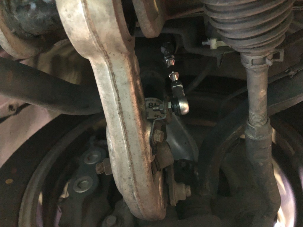 レクサスＬＳ460 ロワリングキット取付 | レクサス LS その他 パーツ取付 > 足回り関係取付 | サービス事例 | タイヤ館 たわらもと |  奈良県のタイヤからはじまる、トータルカーメンテナンス タイヤ館グループ