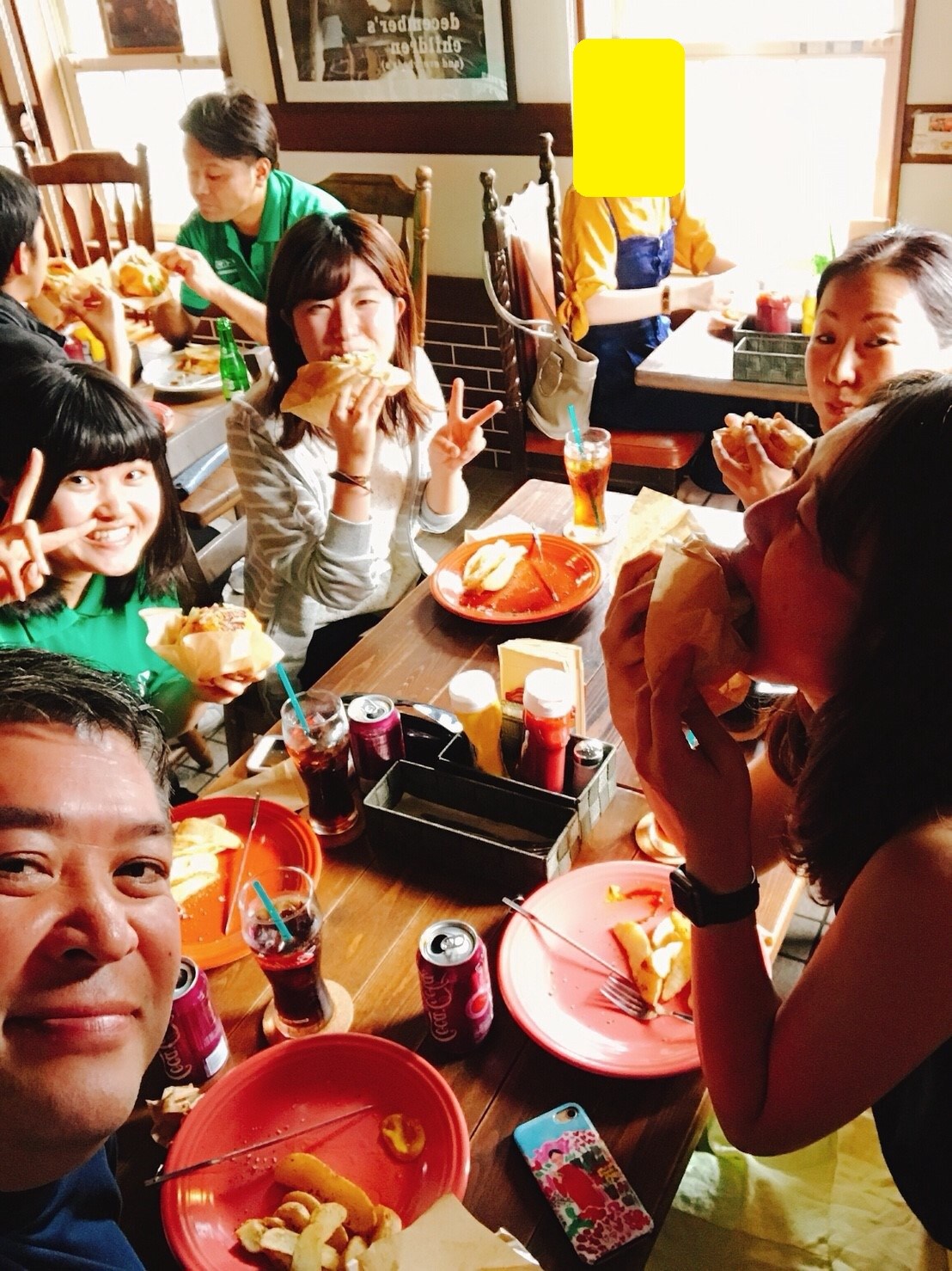 写っている人は全員スタッフです