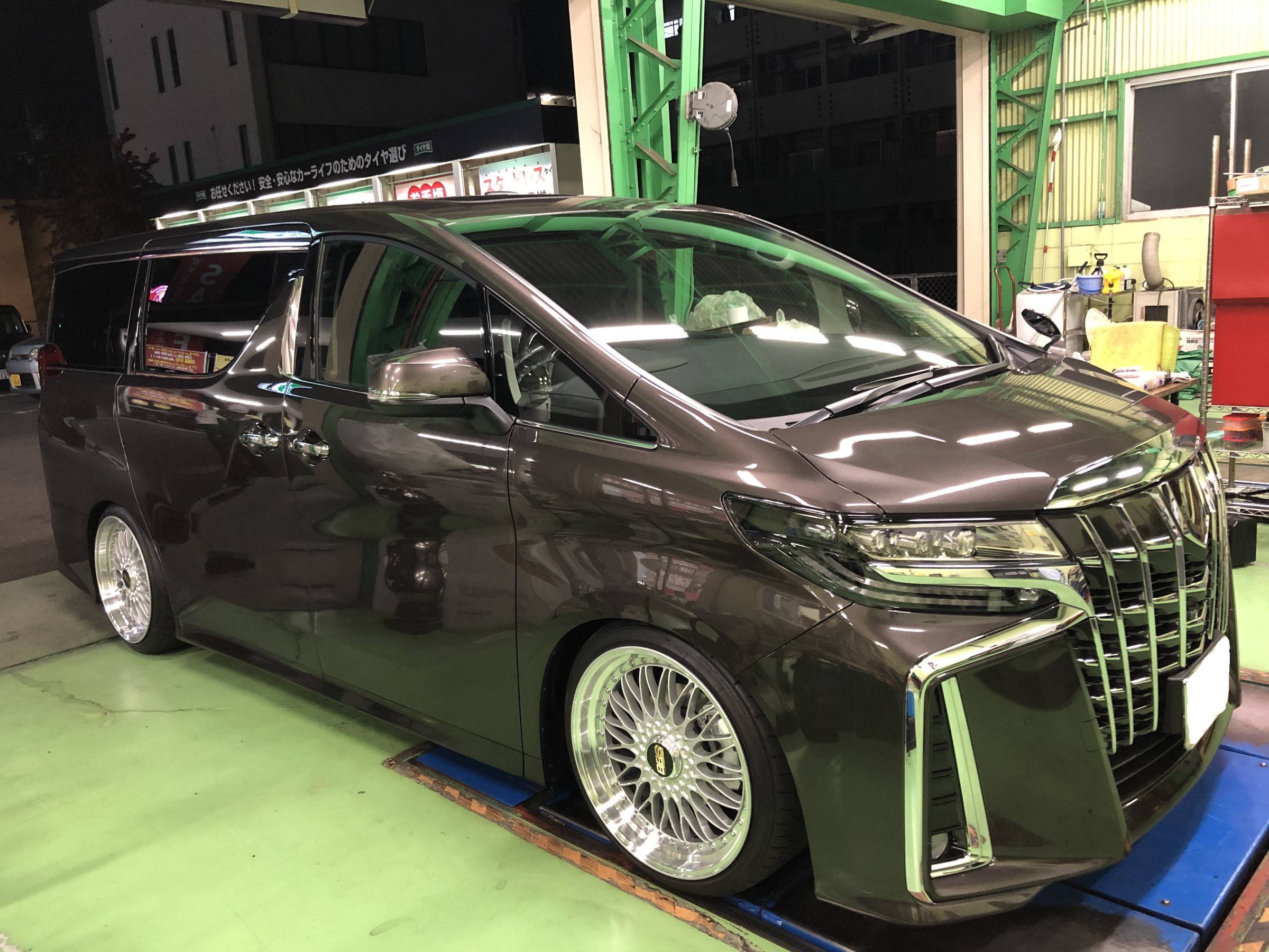 アルファードに20インチBBSスーパーRS装着 | 店舗おススメ情報