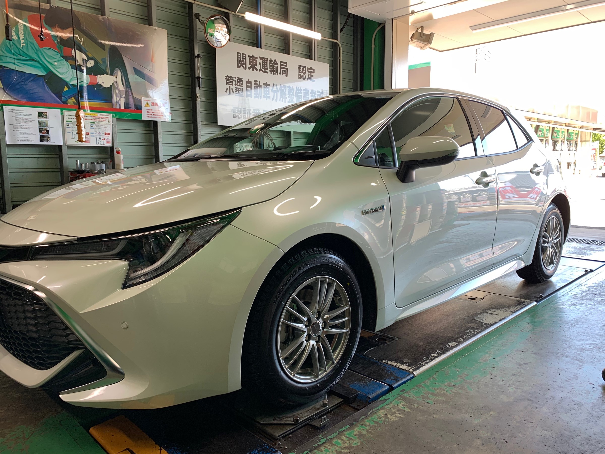 カローラスポーツ スタッドレスタイヤ取り付け | トヨタ カローラ