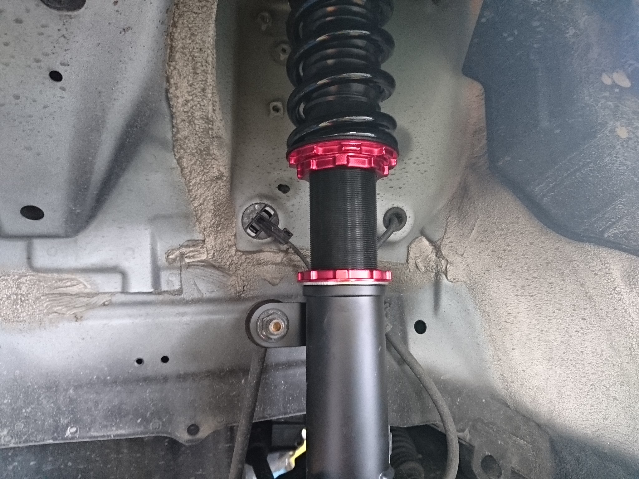新型パッソに車高調取り付け トヨタ パッソ その他 パーツ取付 足回り関係取付 スタッフ日記 タイヤ館 一関 タイヤからはじまる トータルカーメンテナンス タイヤ館グループ