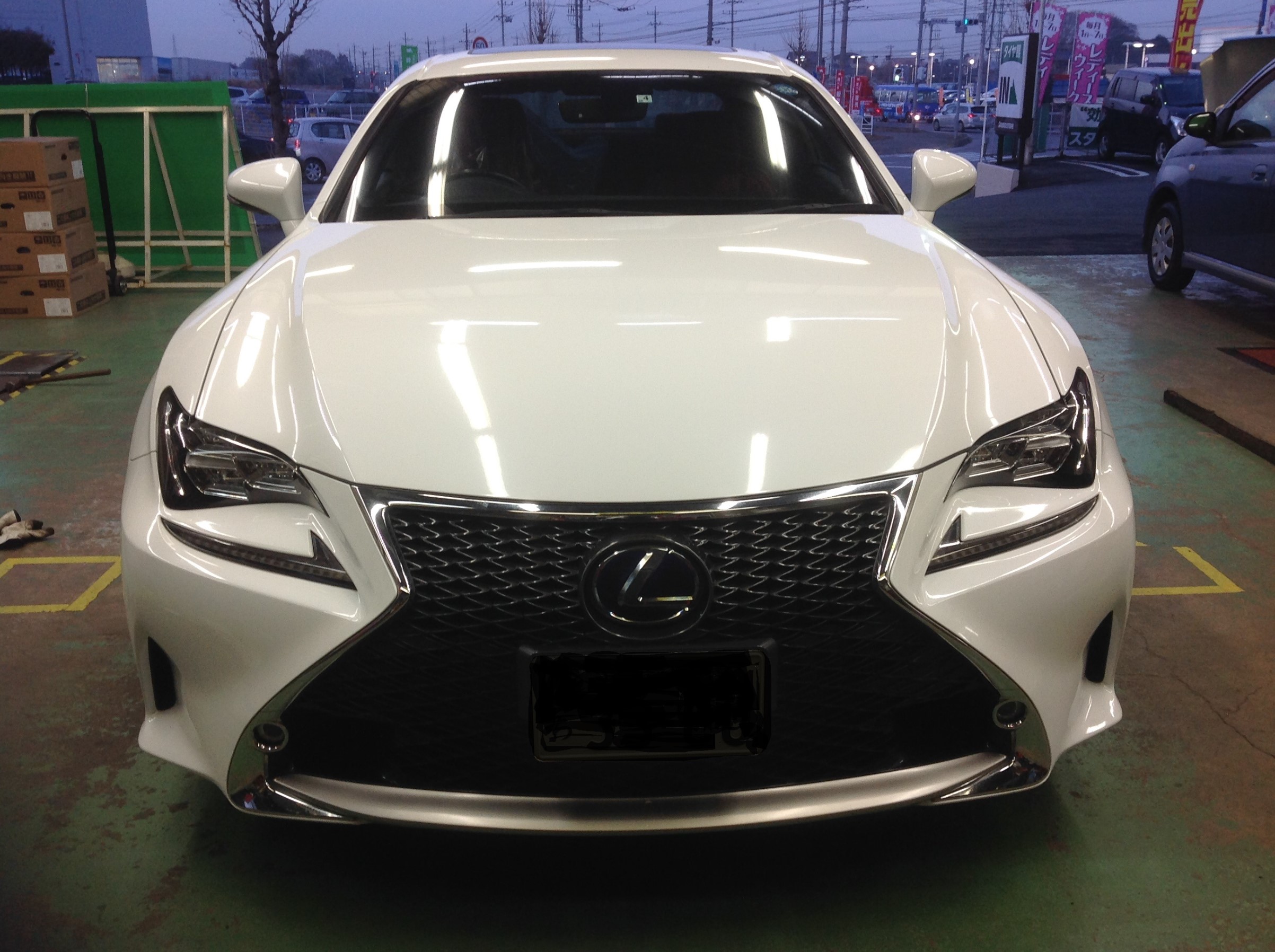 Lexus Rc300h リアタイヤ交換 レクサス Rc300h タイヤ タイヤ ホイール関連 タイヤ ホイール交換 サービス事例 タイヤ館 ２９４谷和原ｲﾝﾀｰ 茨城県のタイヤ カー用品ショップ タイヤからはじまる トータルカーメンテナンス タイヤ館グループ