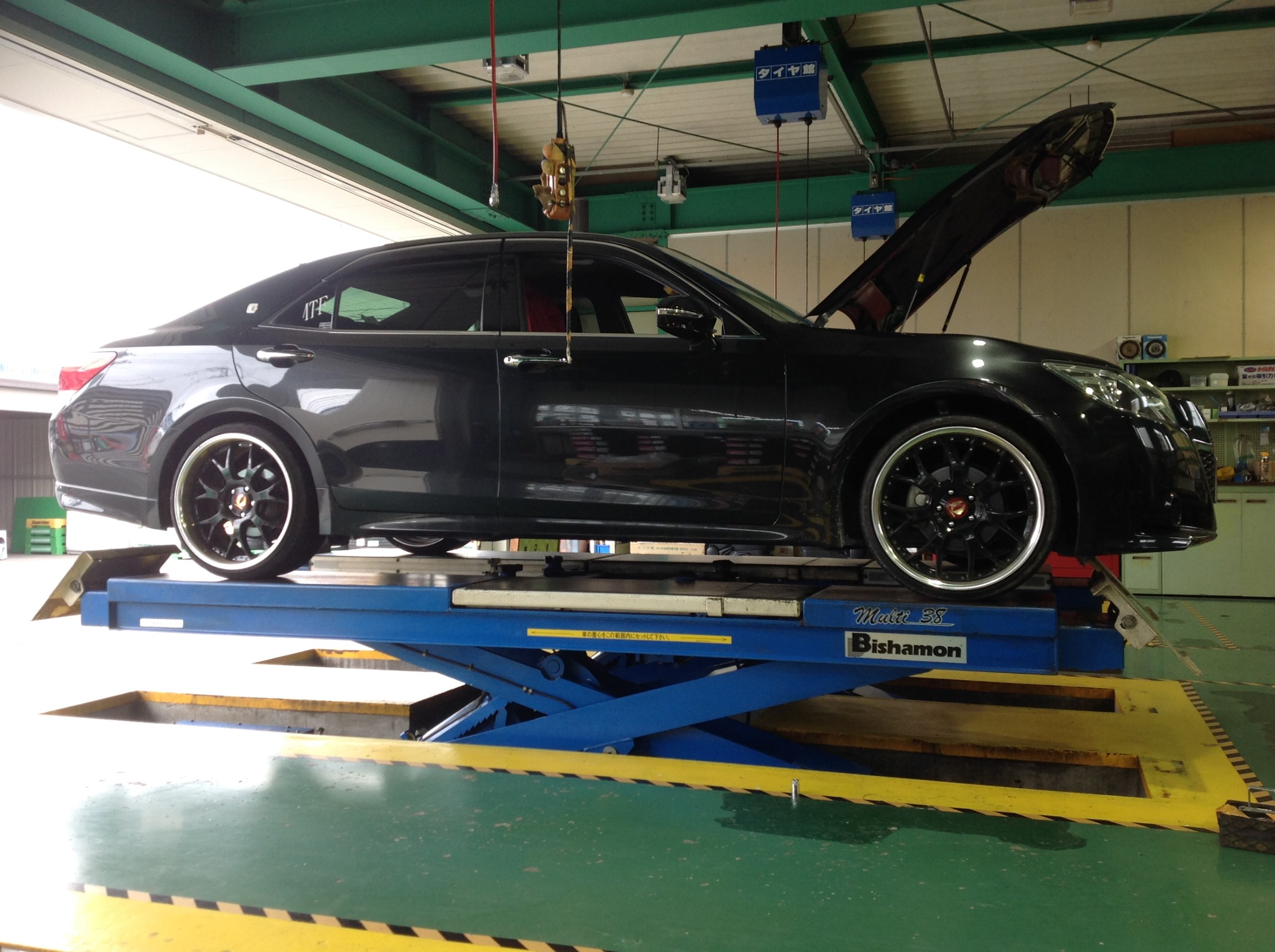 トヨタ クラウン 車高調取り付け アライメント調整 お知らせ タイヤ館 生桑 愛知県 三重県のタイヤ カー用品ショップ タイヤからはじまる トータルカーメンテナンス タイヤ館グループ