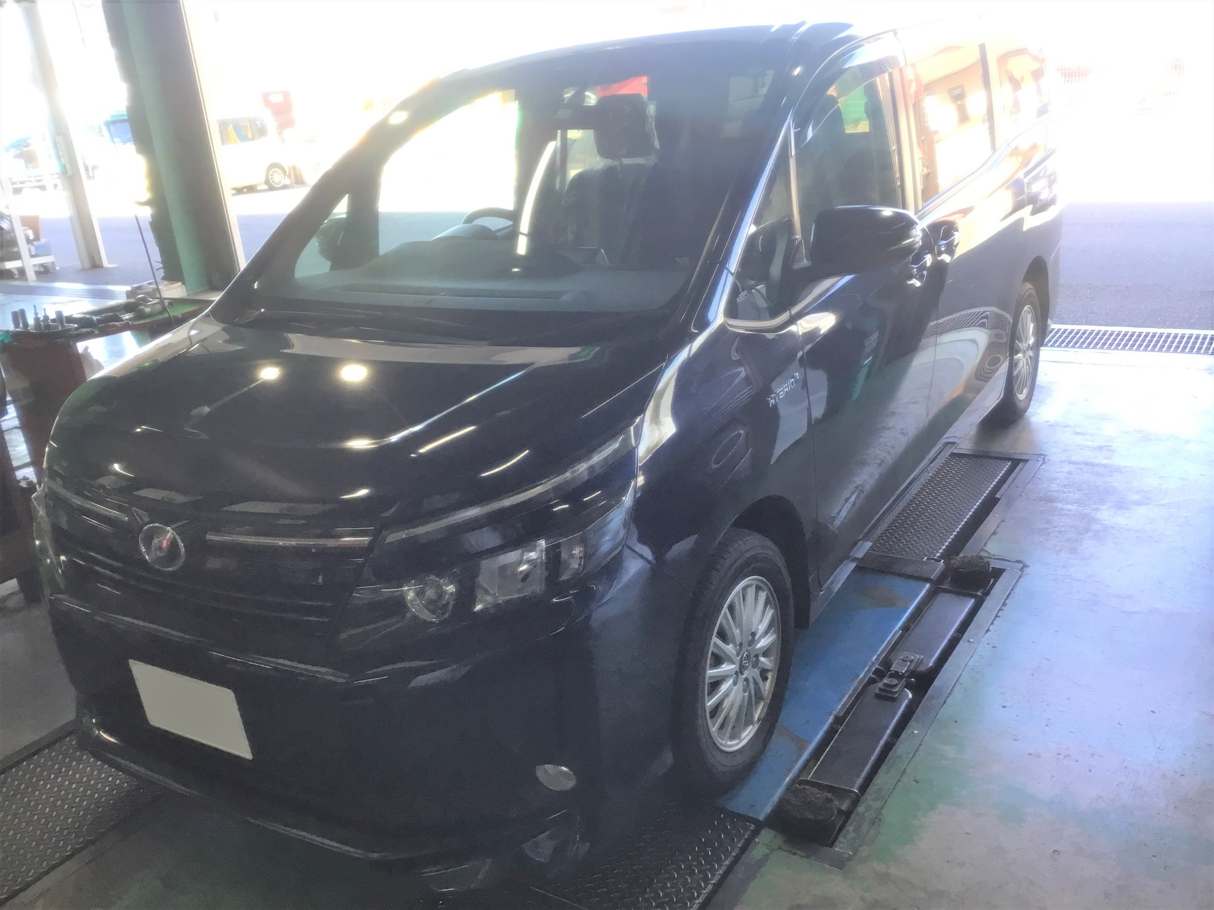 80系voxy ドライブレコーダー取り付け トヨタ ヴォクシー その他 パーツ取付 各種用品取付 技術サービスブログ タイヤ館 鎌ヶ谷 千葉県のタイヤ カー用品ショップ タイヤからはじまる トータルカーメンテナンス タイヤ館グループ