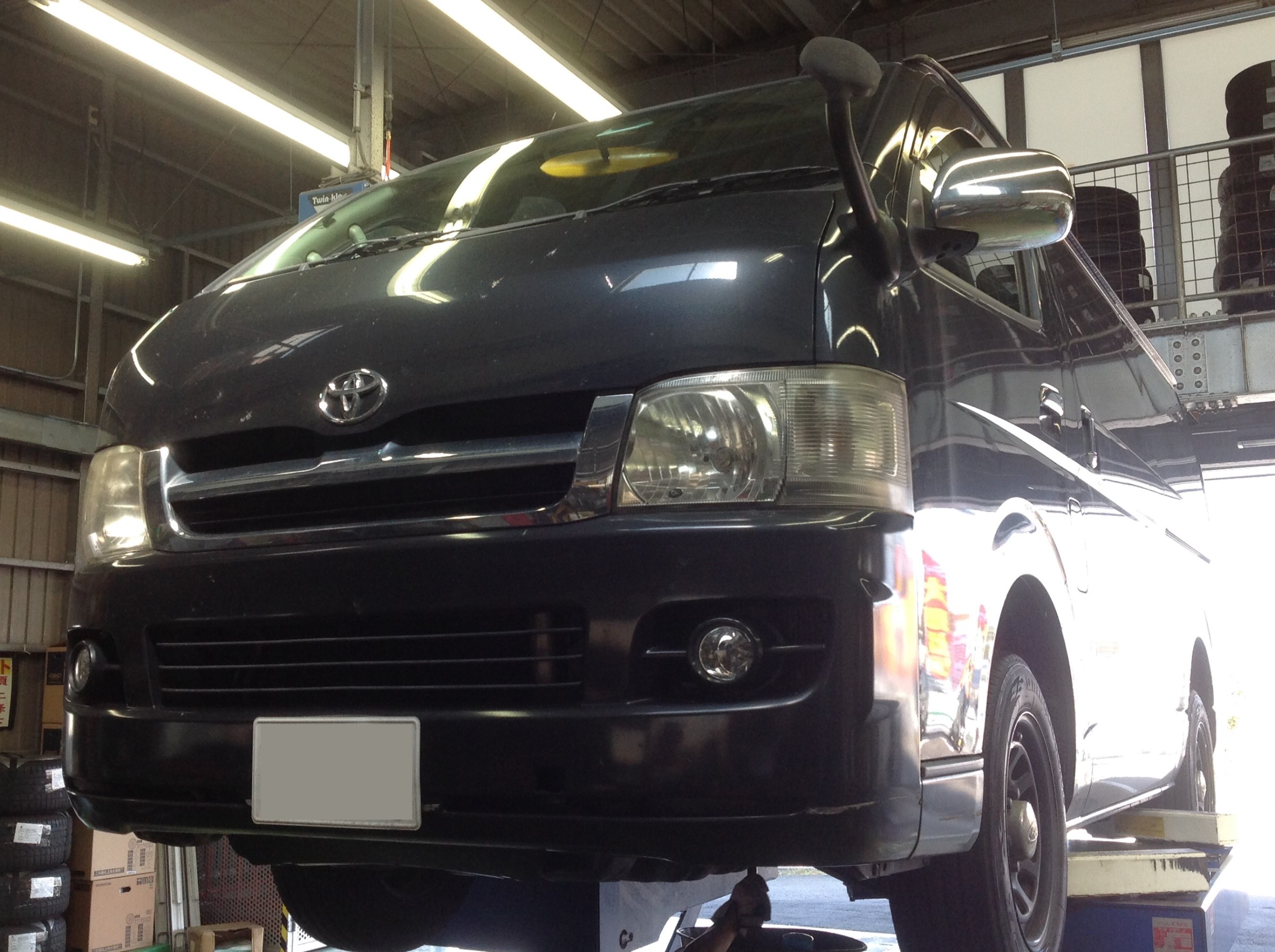 トヨタ 0系ハイエース エンジンオイル Atf交換 トヨタ ハイエース メンテナンス商品 オイル関連 エンジンオイル交換 サービス事例 タイヤ館 ２９４谷和原ｲﾝﾀｰ 茨城県のタイヤ カー用品ショップ タイヤからはじまる トータルカーメンテナンス タイヤ館