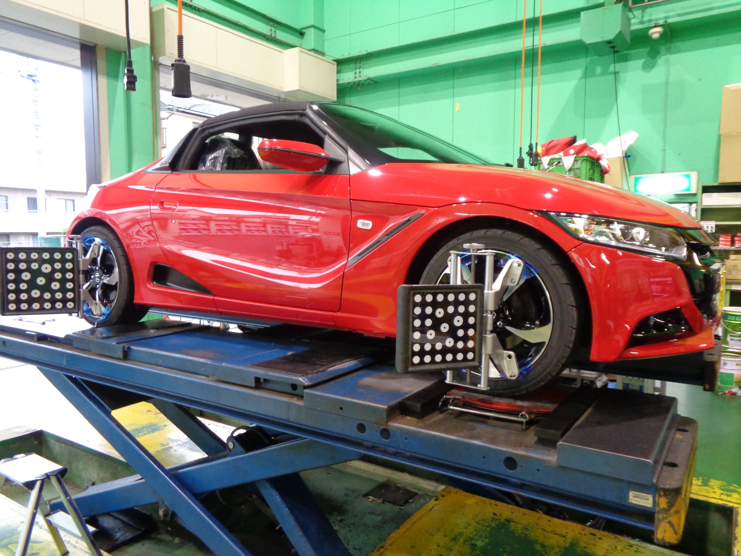 足回り変更された場合はアライメントを ホンダ S660 その他 タイヤ ホイール関連 アライメント作業は予約制です サービス事例 タイヤ館 入間 タイヤからはじまる トータルカーメンテナンス タイヤ館グループ
