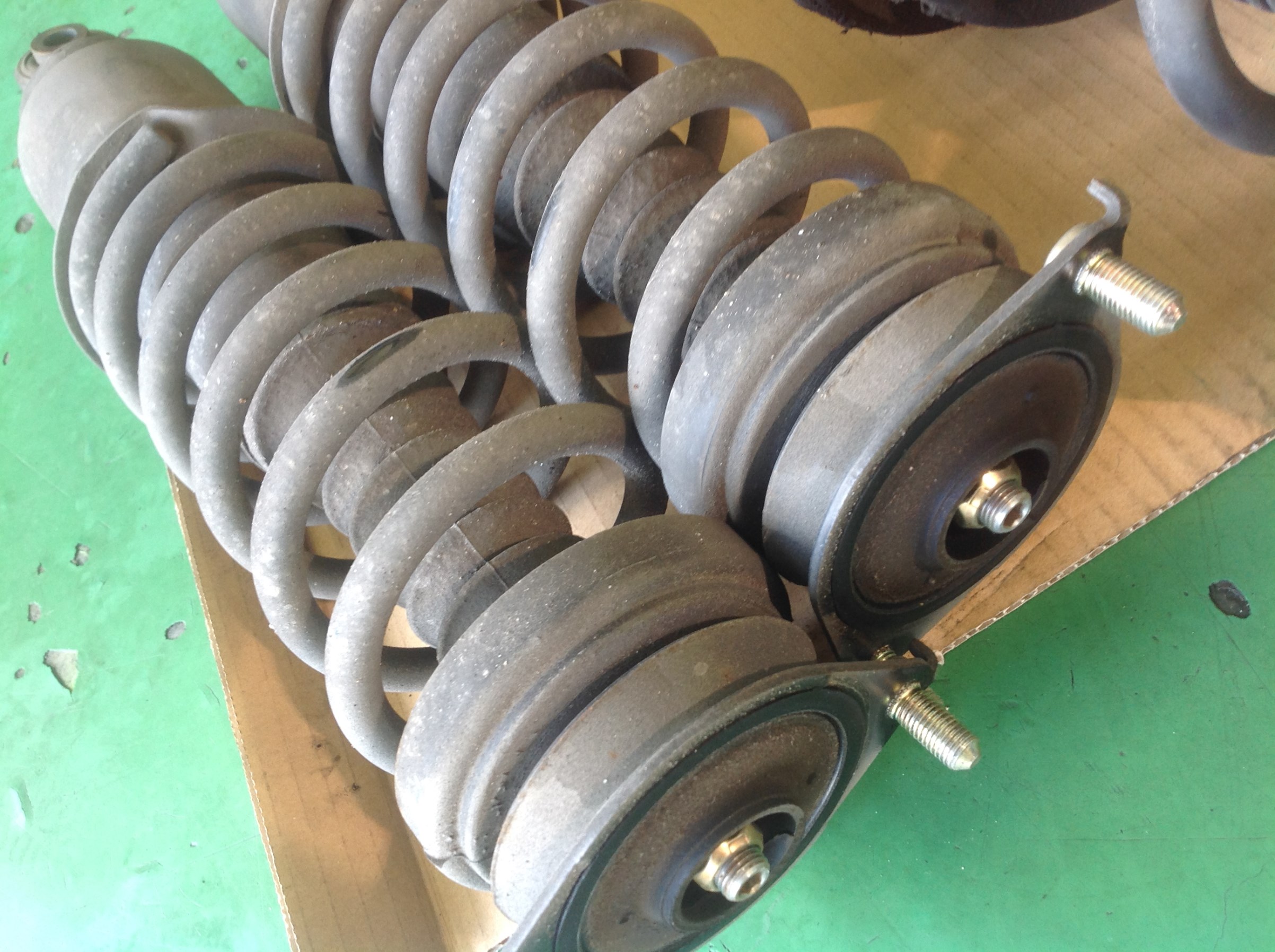 アウトバック サスペンション交換 アライメント作業 スバル レガシィアウトバック スタッフ日記 タイヤ館 １２２鳩ヶ谷 タイヤからはじまる トータルカーメンテナンス タイヤ館グループ