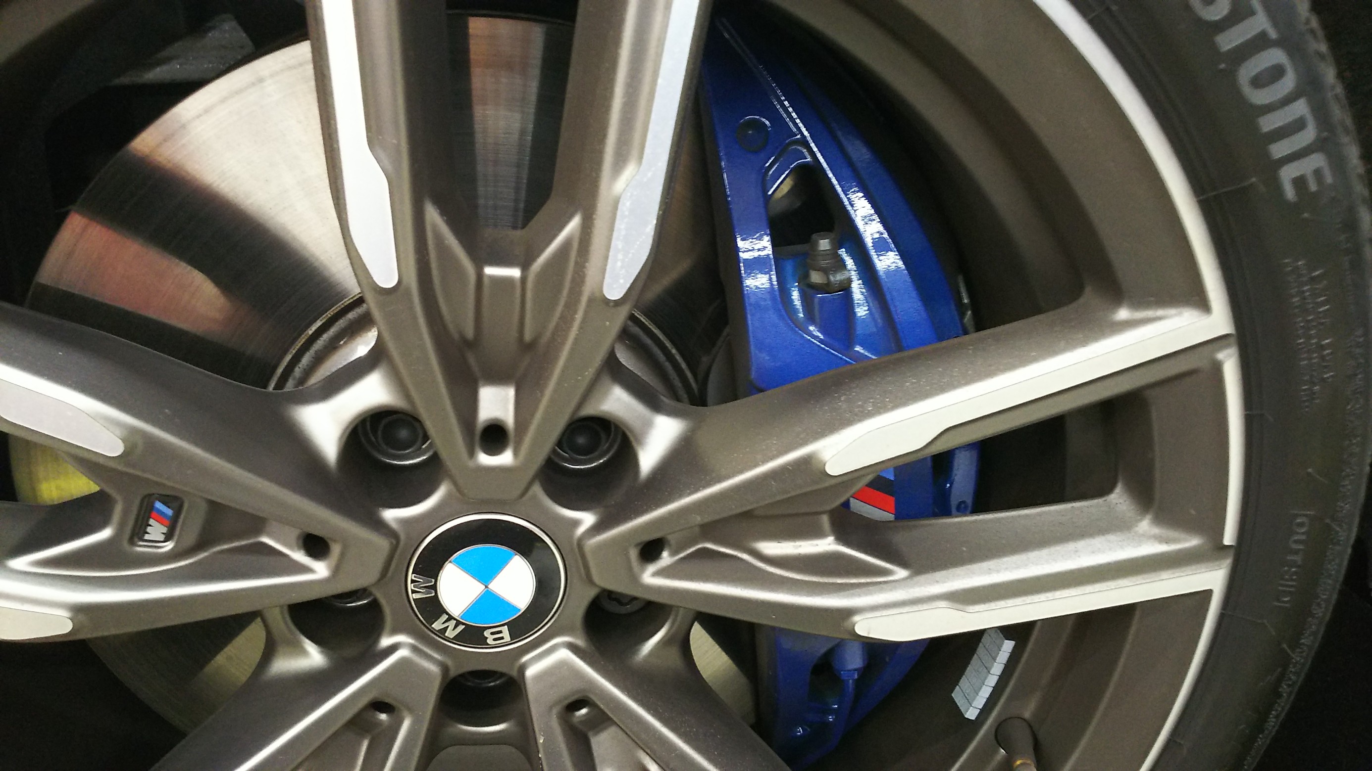 Bmw M340i Xdriveホイールマッチング Bmw 3シリーズ ホイール タイヤ ホイール関連 タイヤ ホイール交換 スタッフ日記 タイヤ館 小平 東京都のタイヤ カー用品ショップ タイヤからはじまる トータルカーメンテナンス タイヤ館グループ