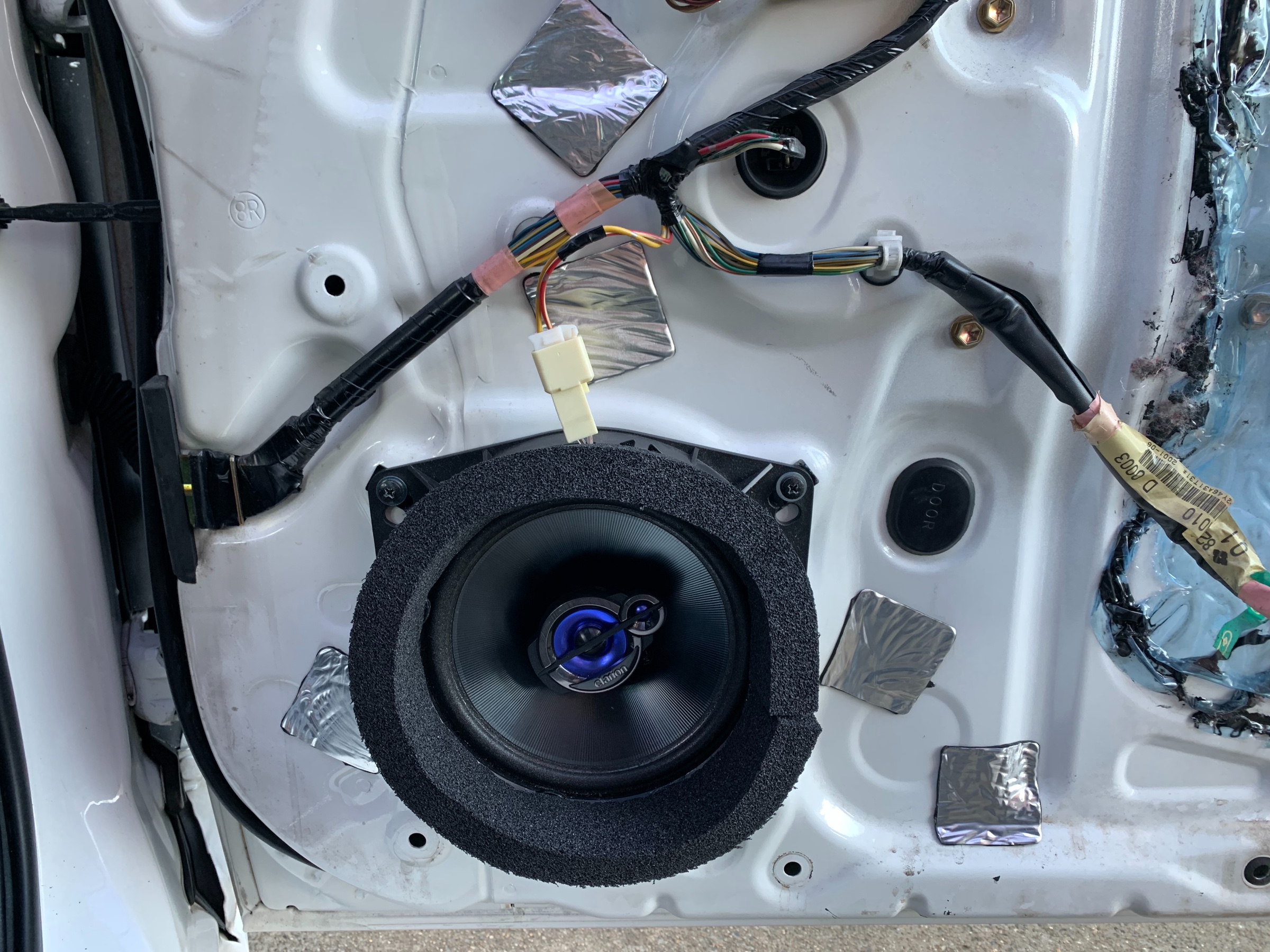 マークii スピーカー交換とプチデッドニング スタッフ日記 タイヤ館 勝田台 千葉県のタイヤ カー用品ショップ タイヤからはじまる トータルカーメンテナンス タイヤ館グループ