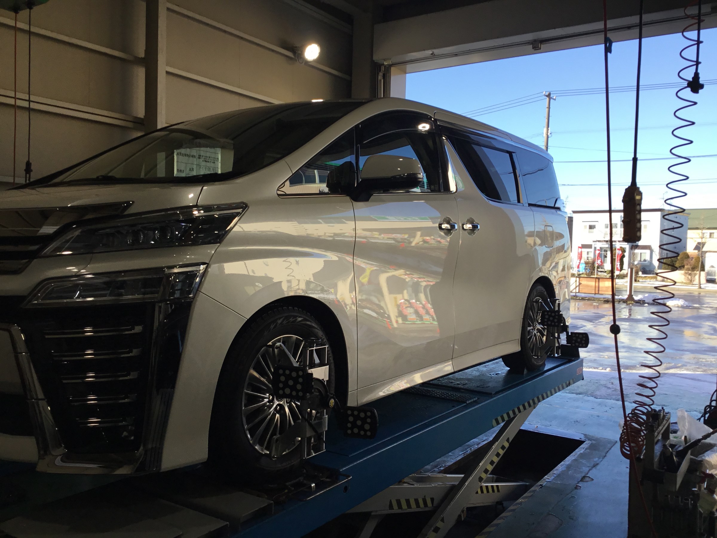 30ヴェルファイア 車高上げ | スタッフ日記 | タイヤ館 厚別 | タイヤ