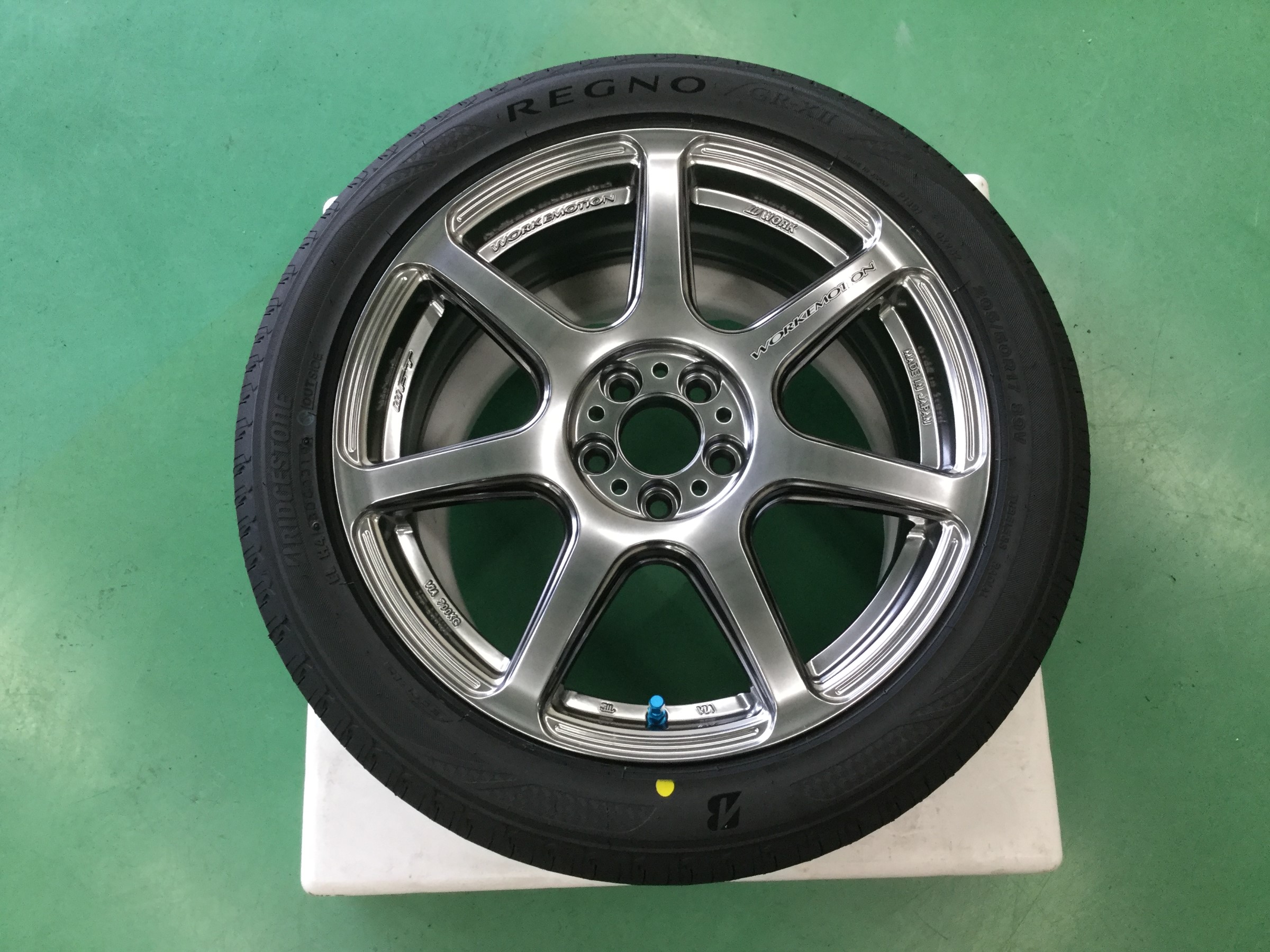 WORKEMOTION REGNO GR-X II タイヤホイールセット