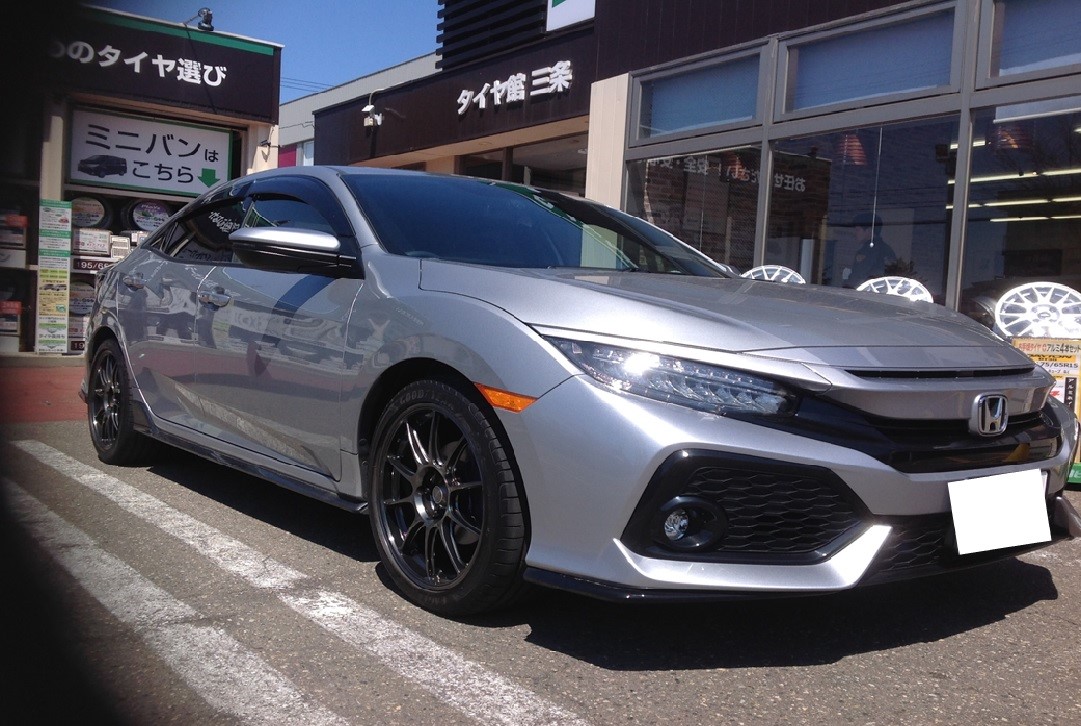 ホンダ シビック X Wedsスポーツ Tc105x 装着です スタッフ日記 タイヤ館 三条 新潟県のタイヤ カー用品ショップ タイヤからはじまる トータルカーメンテナンス タイヤ館グループ