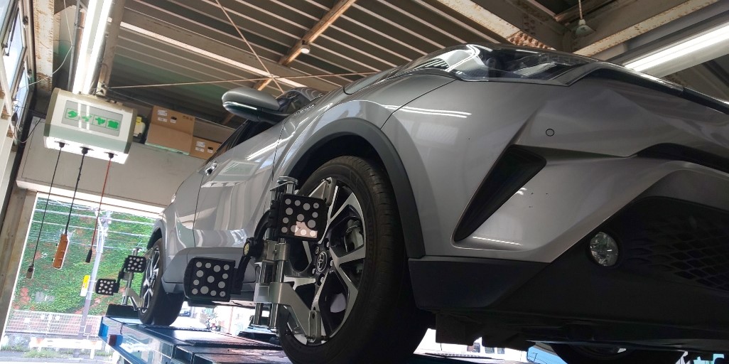 トヨタ CH-R アライメント調整 | 店舗おススメ情報 | タイヤ館 瀬谷