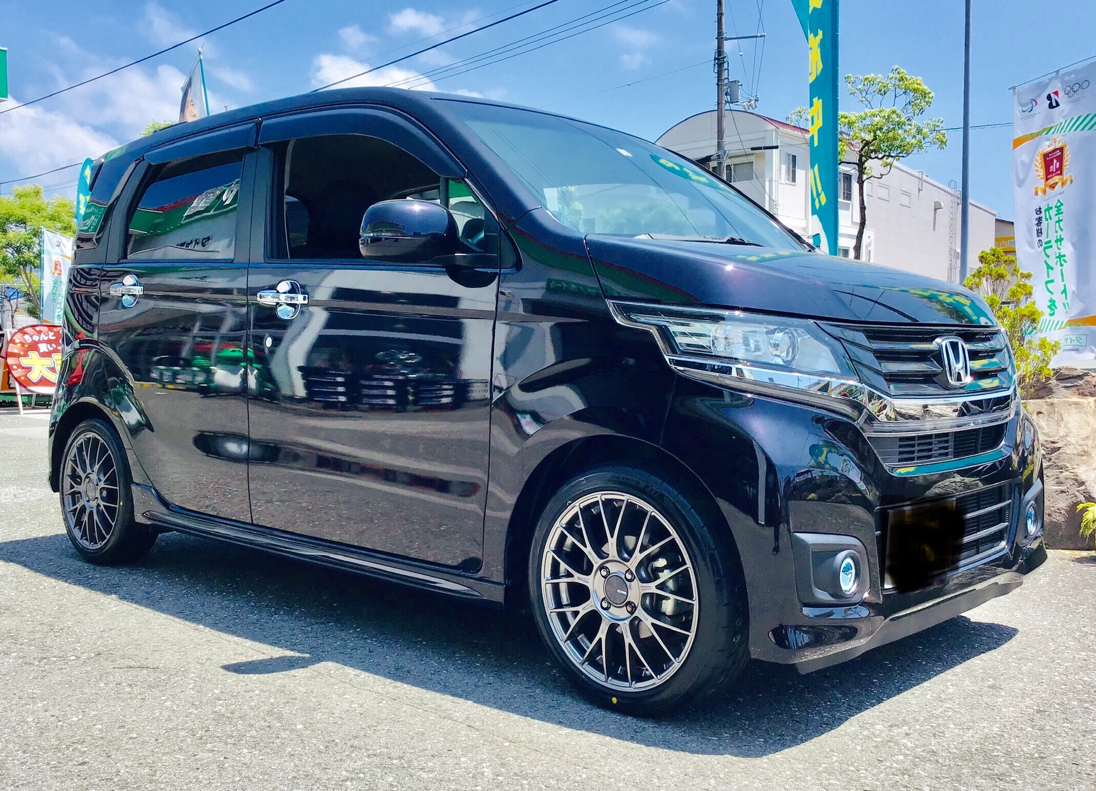 N Wgn インチアップ 日産 セレナ ホイール タイヤ ホイール関連 タイヤ ホイール交換 サービス事例 タイヤ館 高知 高知県の タイヤ カー用品ショップ タイヤからはじまる トータルカーメンテナンス タイヤ館グループ