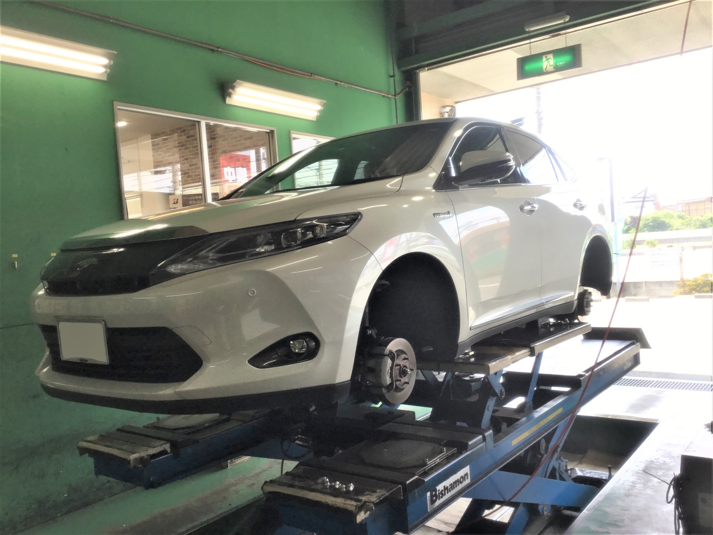 Avu65w型ハリアー タイヤ交換 アライメント調整 トヨタ ハリアー タイヤ タイヤ ホイール関連 4輪トータルアライメント調整 技術サービスブログ タイヤ館 鎌ヶ谷 千葉県のタイヤ カー用品ショップ タイヤからはじまる トータルカーメンテナンス タイヤ