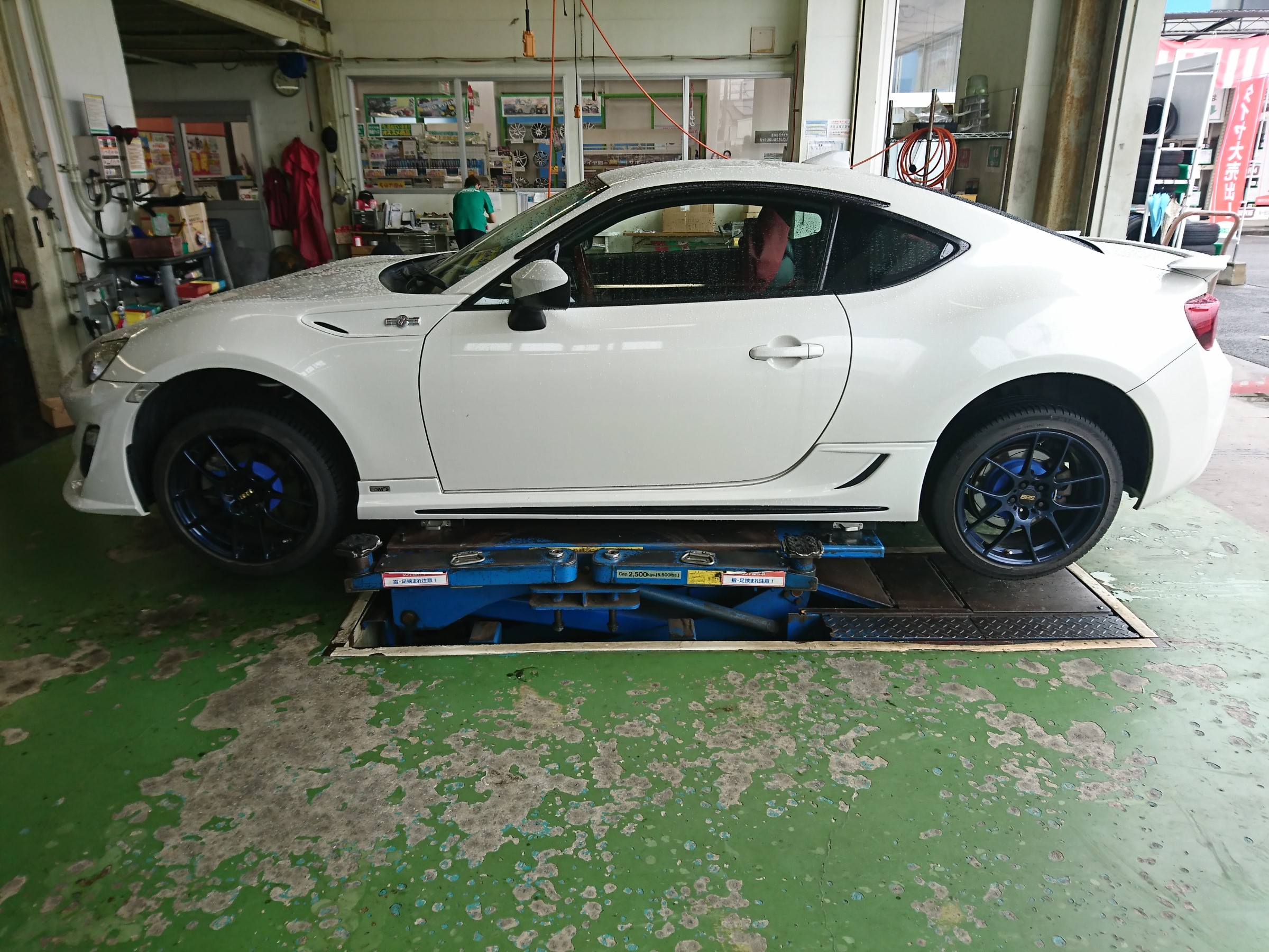 8 6は平和を祈る日と 86の日 トヨタ 86 タイヤ タイヤ ホイール関連 タイヤ ホイール交換 サービス事例 タイヤ館 岩国 タイヤからはじまる トータルカーメンテナンス タイヤ館グループ