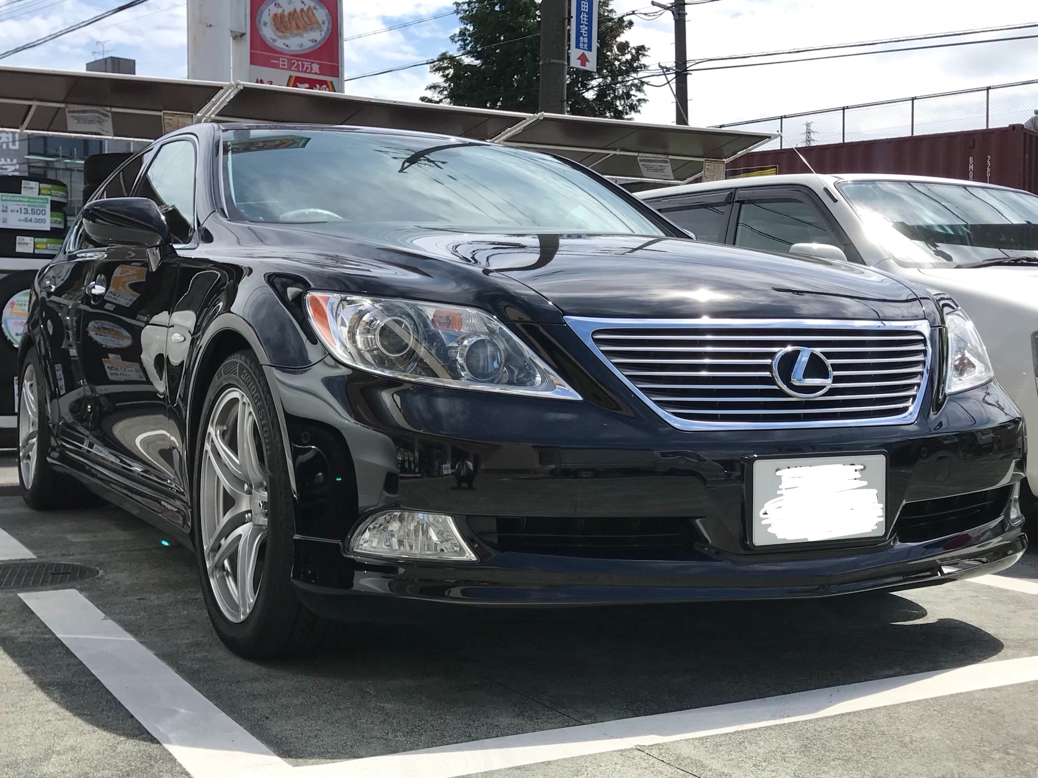 ｌｓ４６０ フロントリップスポイラー 取り付け スタッフ日記 タイヤ館 大津 京都府 滋賀県のタイヤからはじまる トータルカーメンテナンス タイヤ館グループ