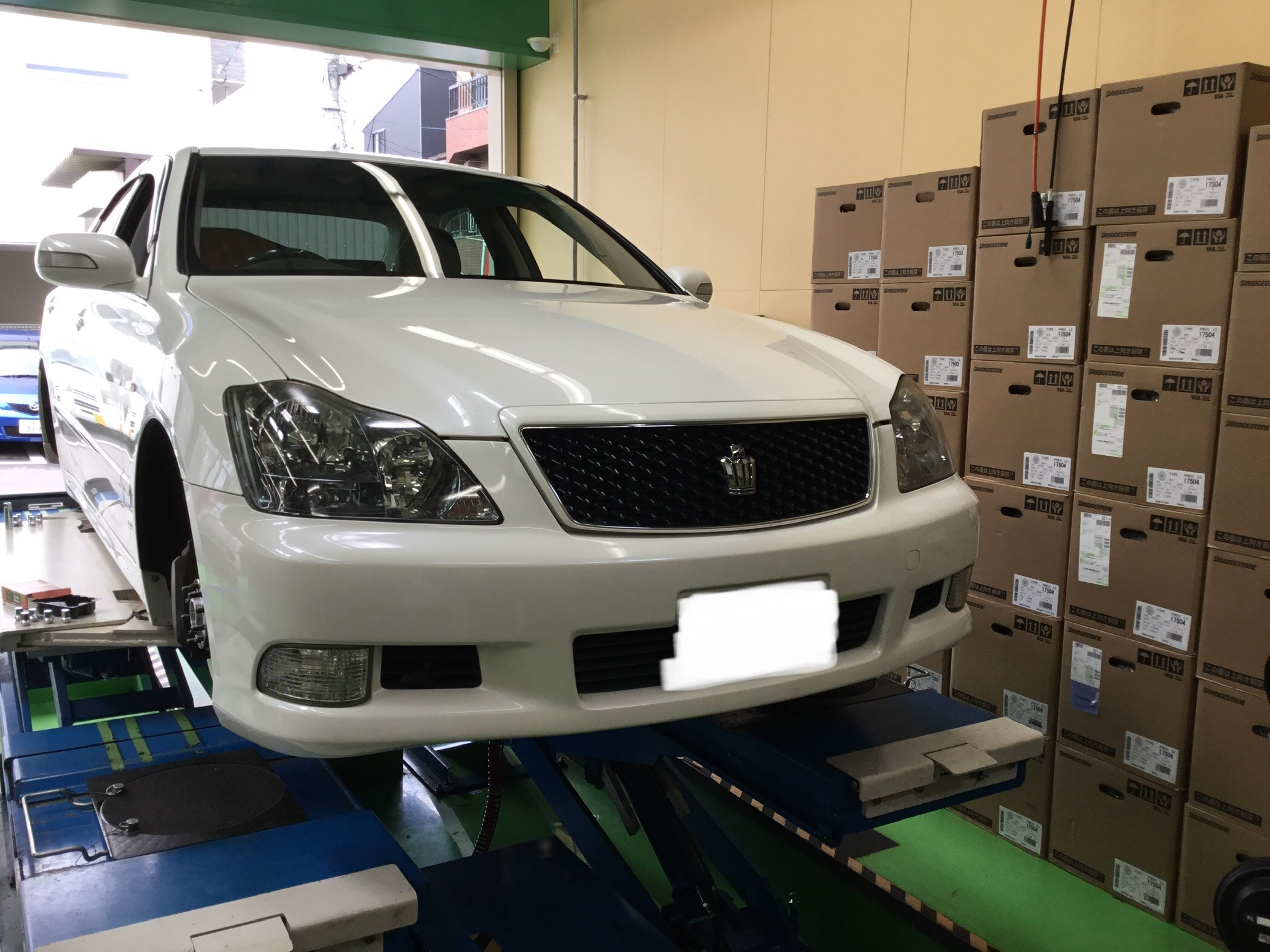 18クラウンに TEIN FLEX Z取り付け～♪ | スタッフ日記 | タイヤ館