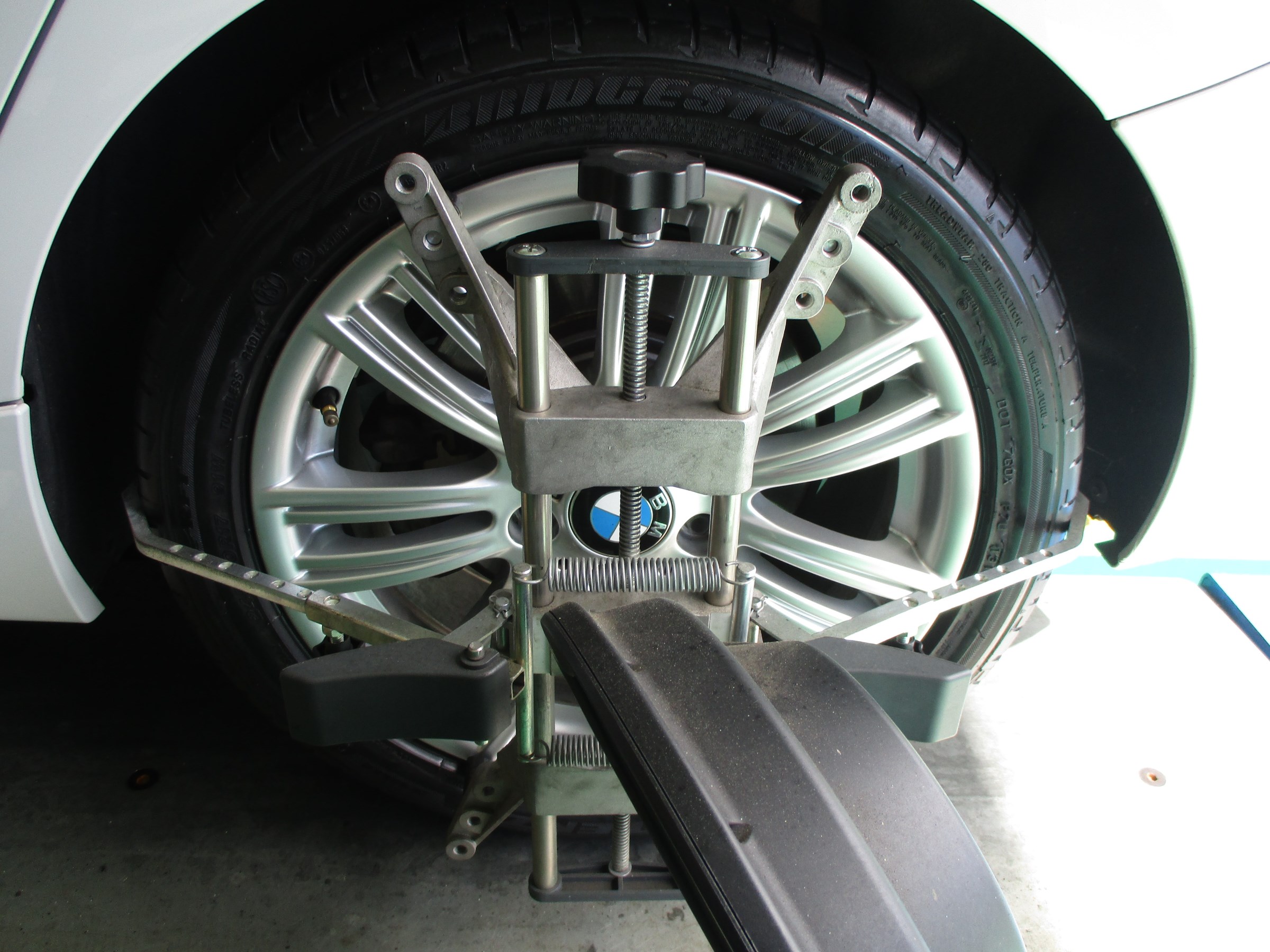 輸入車のタイヤ交換もしていますよ Rftランフラットタイヤも スタッフ日記 タイヤ館 交野 タイヤからはじまる トータルカーメンテナンス タイヤ館グループ