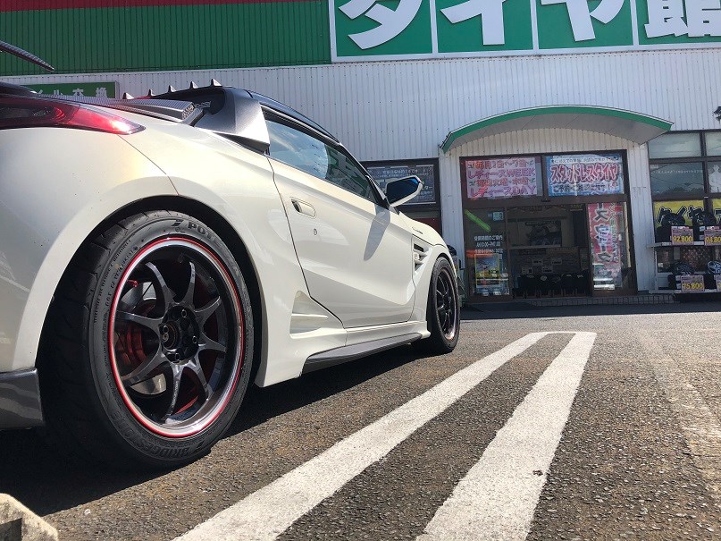 S660 Rays Ce28ｸﾗﾌﾞﾚｰｻｰ ｽｶﾗｼｯﾌﾟﾓﾃﾞﾙ ｵﾘｼﾞﾅﾙｶﾗｰ ホンダ S660 ホイール タイヤ ホイール関連 タイヤ ホイール交換 サービス事例 タイヤ館 諫早 タイヤからはじまる トータルカーメンテナンス タイヤ館グループ