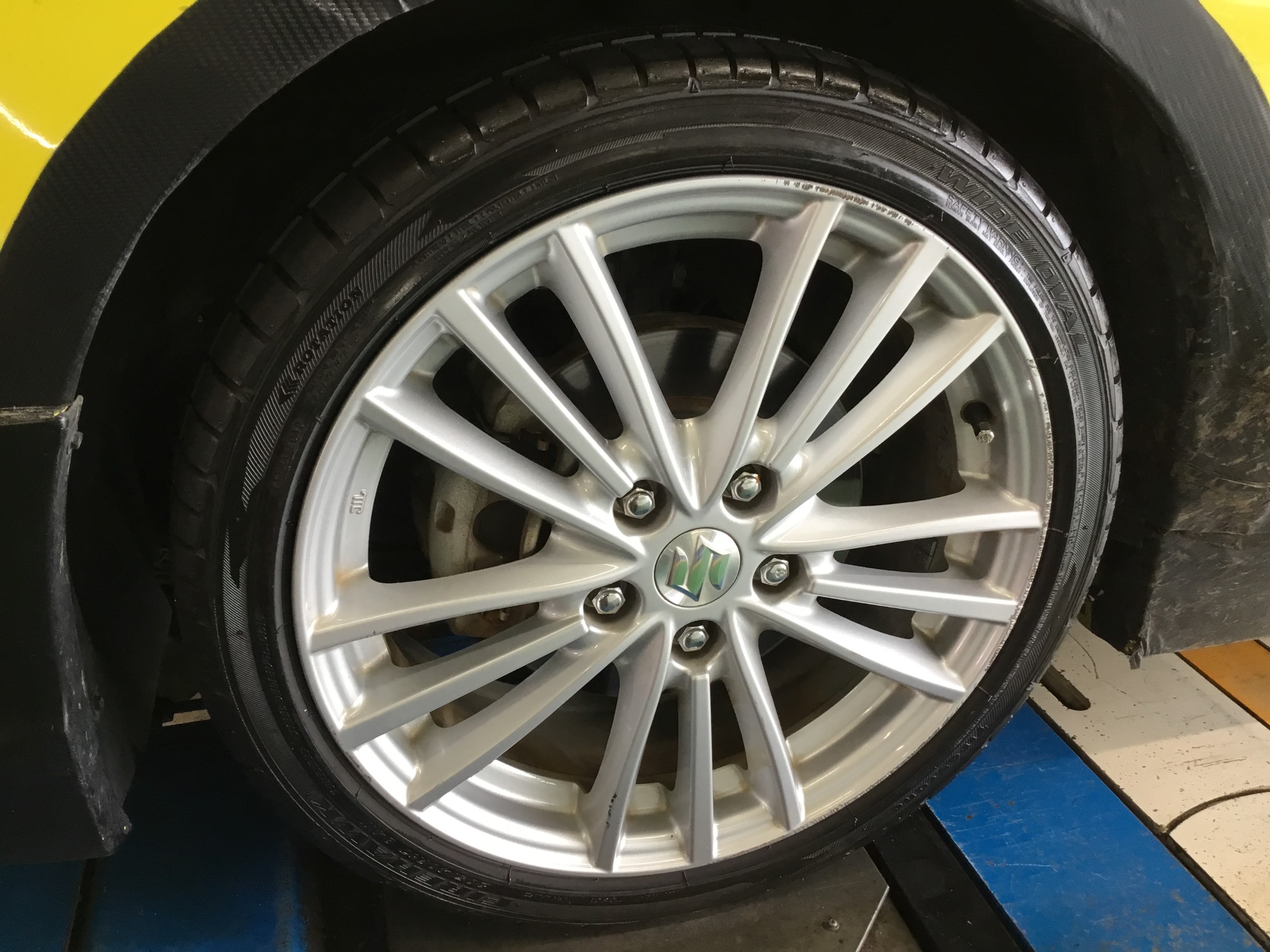 スイフトスポーツZC32S タイヤ交換実施☆ | 店舗おススメ情報