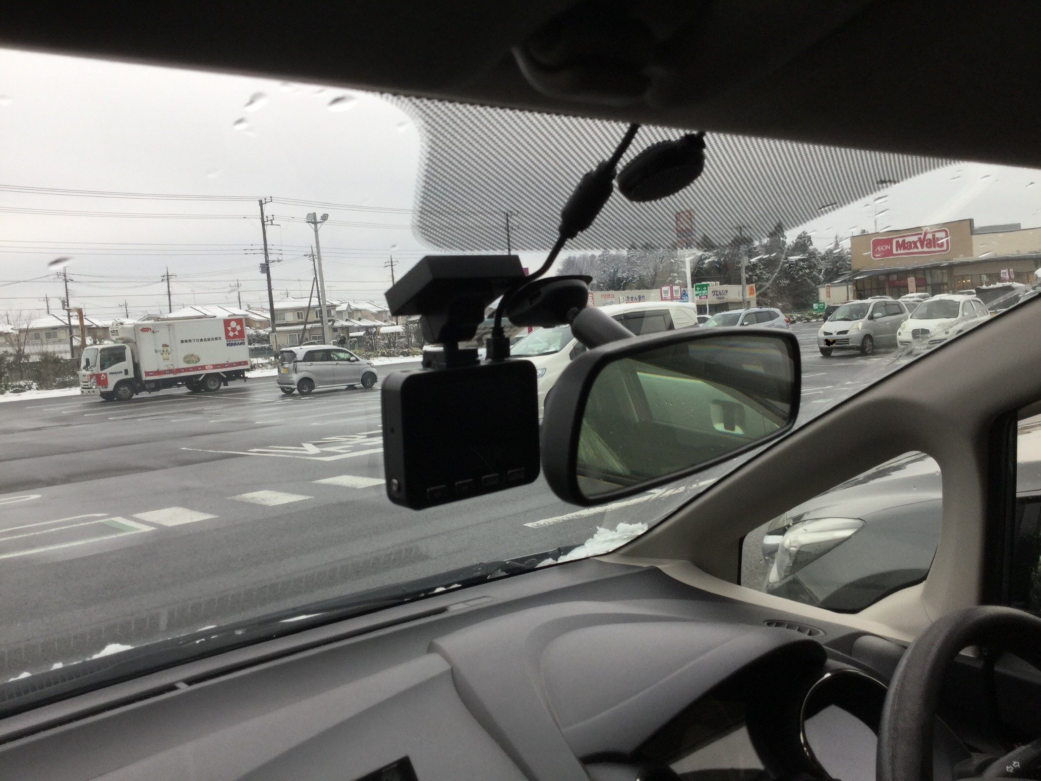 ドライブレコーダー取付 ホンダ フィットシャトル ホンダ フィットシャトル Av ナビ機器 カー用品取付 Av ナビ取り付け サービス事例 タイヤ館 イオンタウン稲毛長沼 タイヤからはじまる トータルカーメンテナンス タイヤ館グループ
