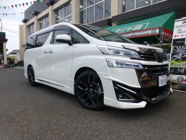 トヨタ ３０ ヴェルファイア シートカバー取り付け サービス事例 タイヤ館 阿見 茨城県のタイヤ カー用品ショップ タイヤからはじまる トータルカーメンテナンス タイヤ館グループ