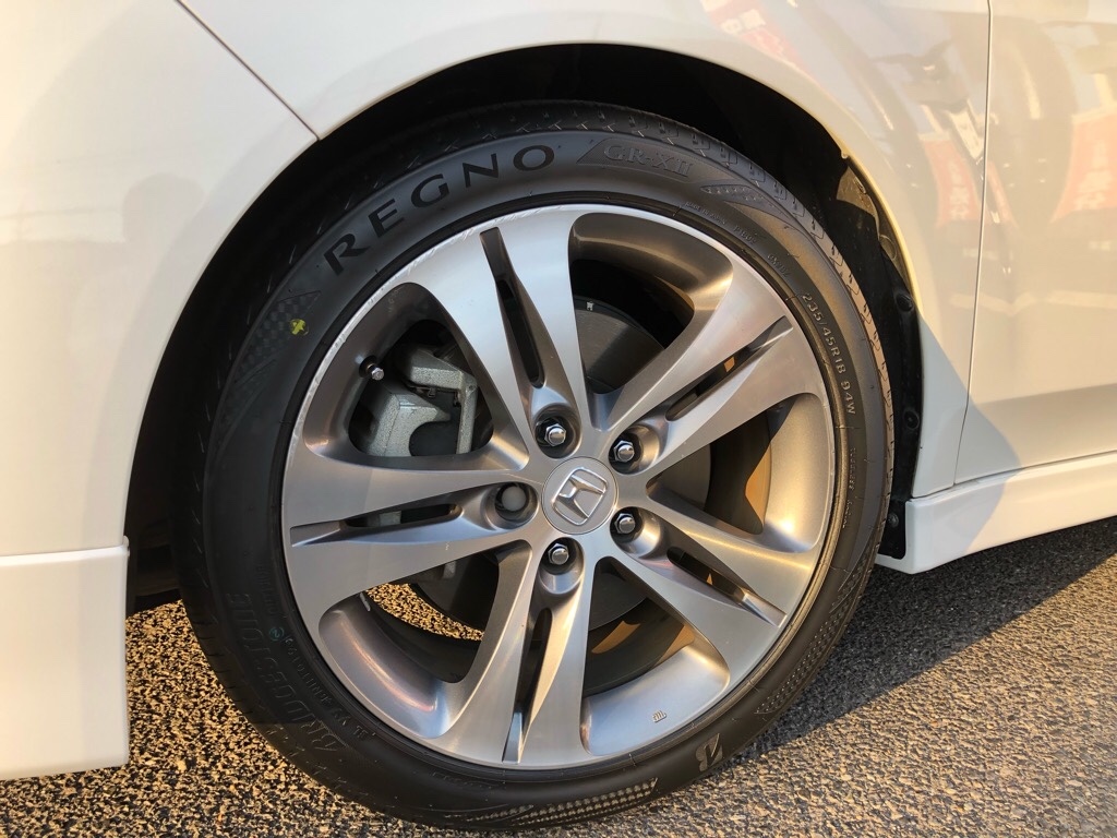 アコードツアラー タイプs 純正ホイール レグノ 235/45R18 アコードツアラーにレグノ装着！ | 店舗おススメ情報 | タイヤ館 小倉
