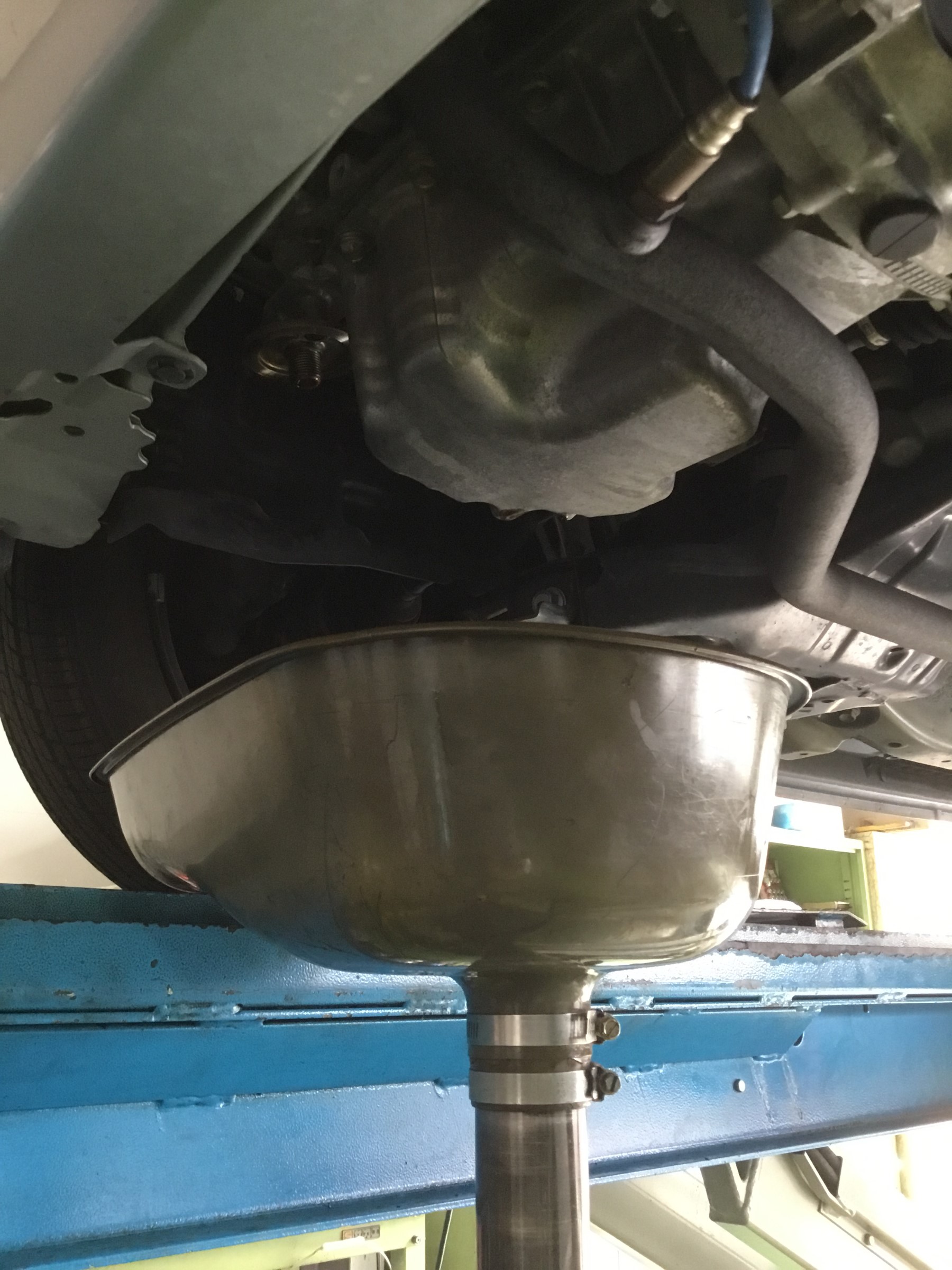 タント オイル フィルター交換 ダイハツ タント メンテナンス商品 オイル関連 エンジンオイル交換 サービス事例 タイヤ館 高津 神奈川県のタイヤ カー用品ショップ タイヤからはじまる トータルカーメンテナンス タイヤ館グループ