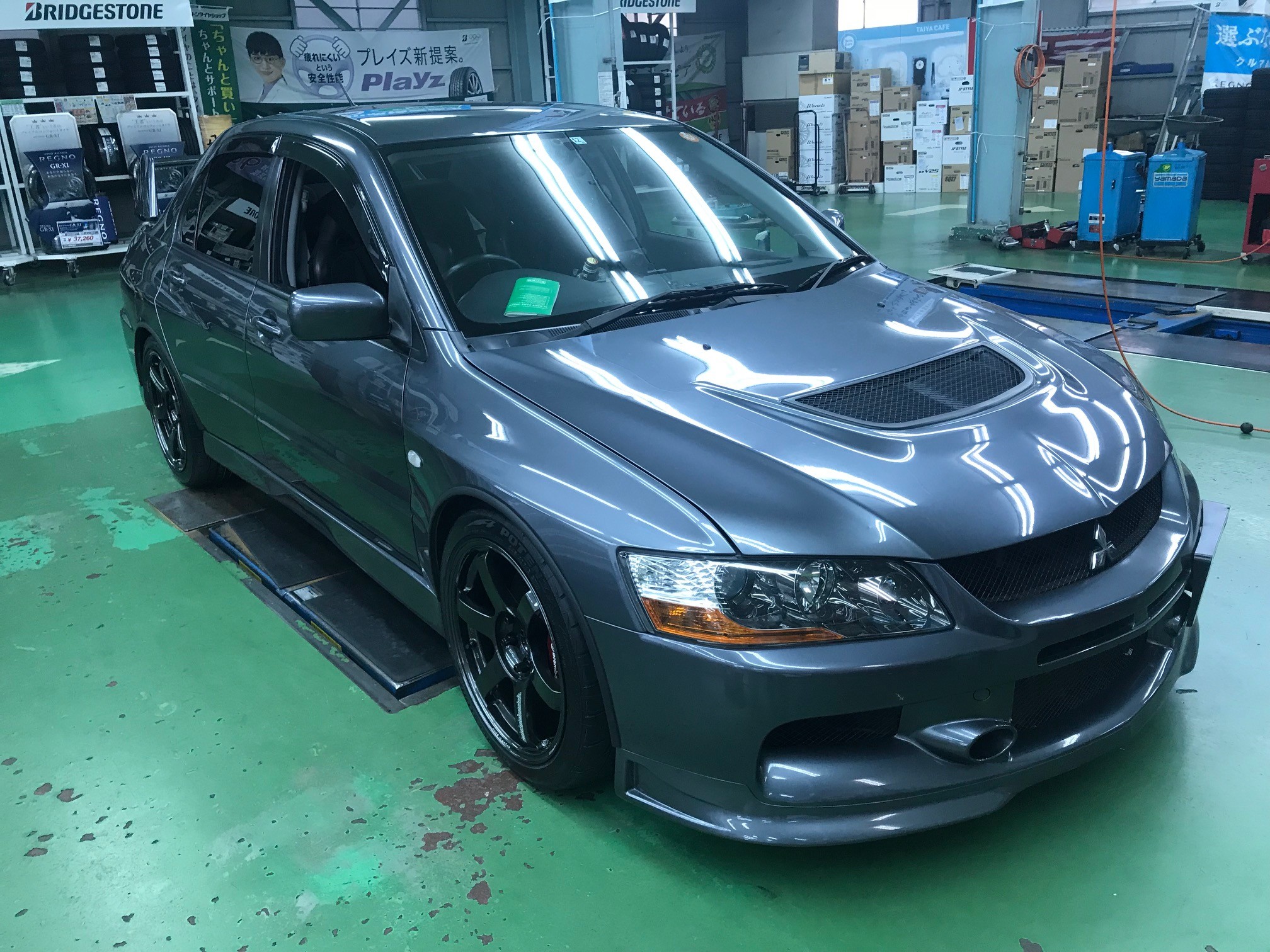 エボ９ Te37 Saga 三菱 ランサーエボリューション ホイール タイヤ ホイール関連 タイヤ ホイール交換 スタッフ日記 タイヤ館 高島平 東京都のタイヤ カー用品ショップ タイヤからはじまる トータルカーメンテナンス タイヤ館グループ