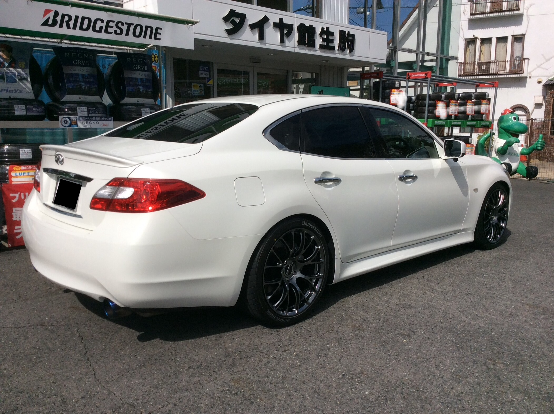 日産フーガに、ポテンザS007AとボルクレーシングG16取付け