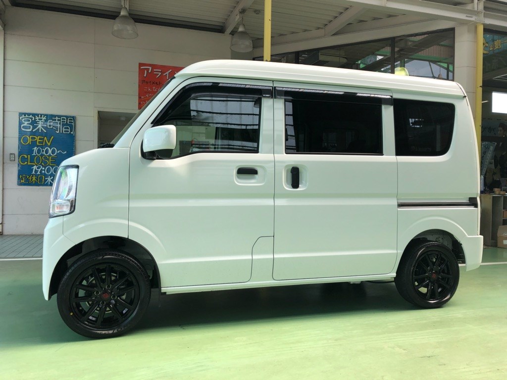 スズキエブリィワゴン装着のAMEサーキュラー 14インチ ホイール＆タイヤセット スズキエブリィワゴン装着のAMEサーキュラー 14インチ ホイール