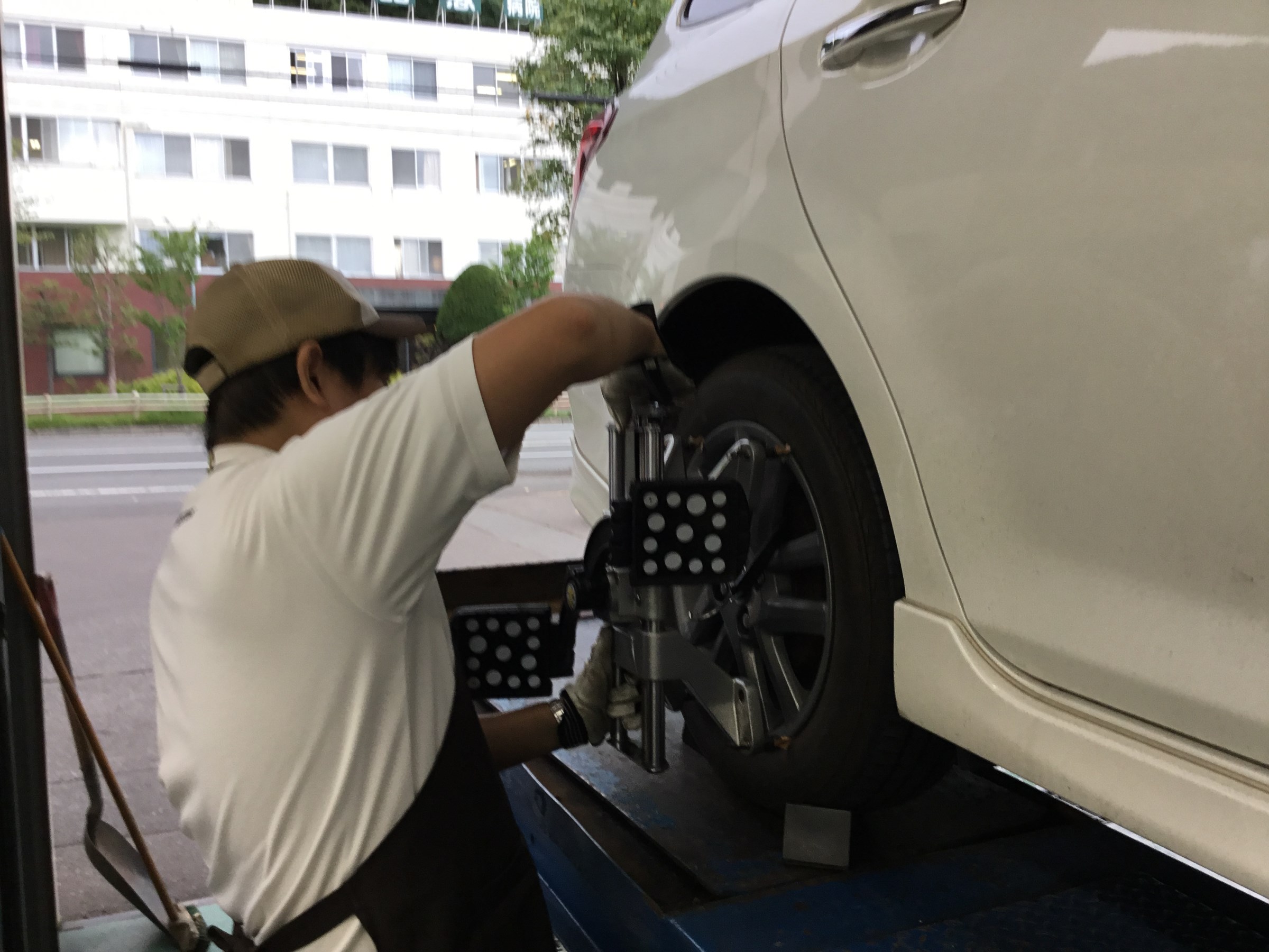 センサーセット中の久米スタッフ